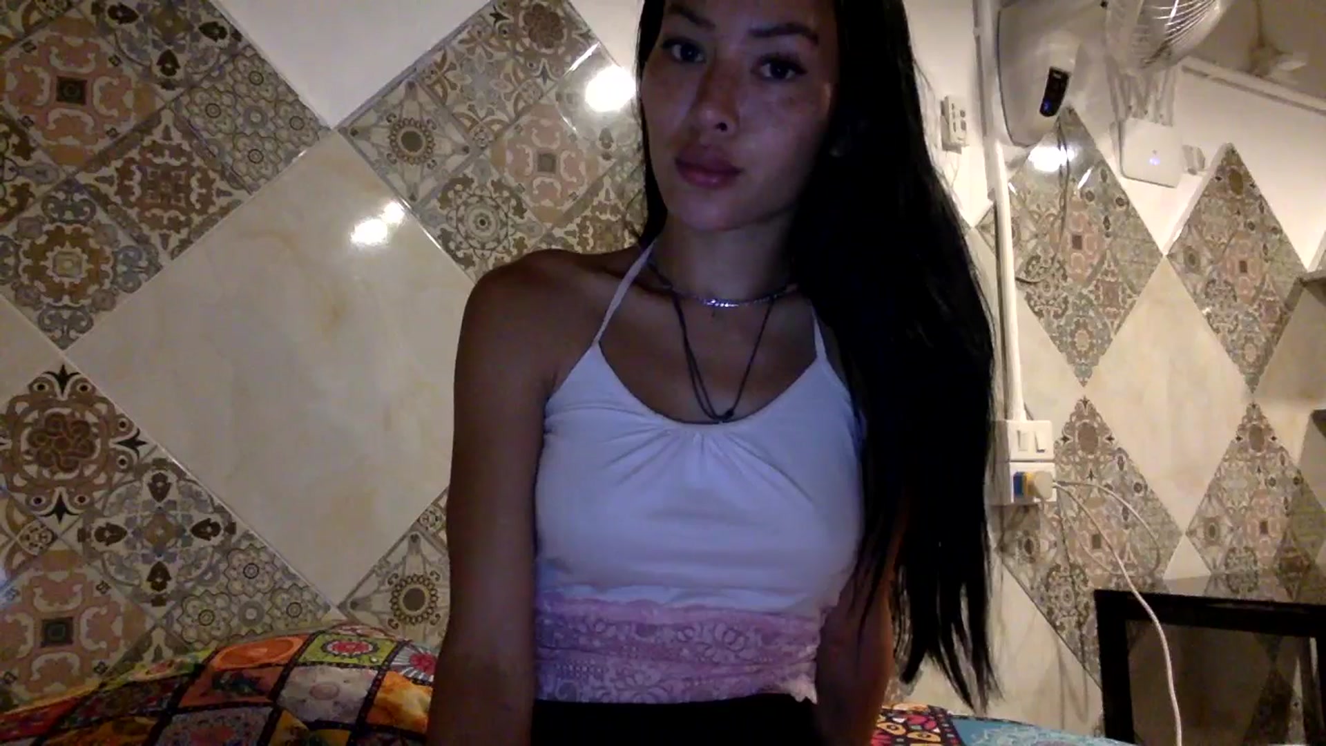 Gallery image thumbnail from Miss_emiko's myfreecams stream on, 03/21/2025, 14:27 image 16 of 20