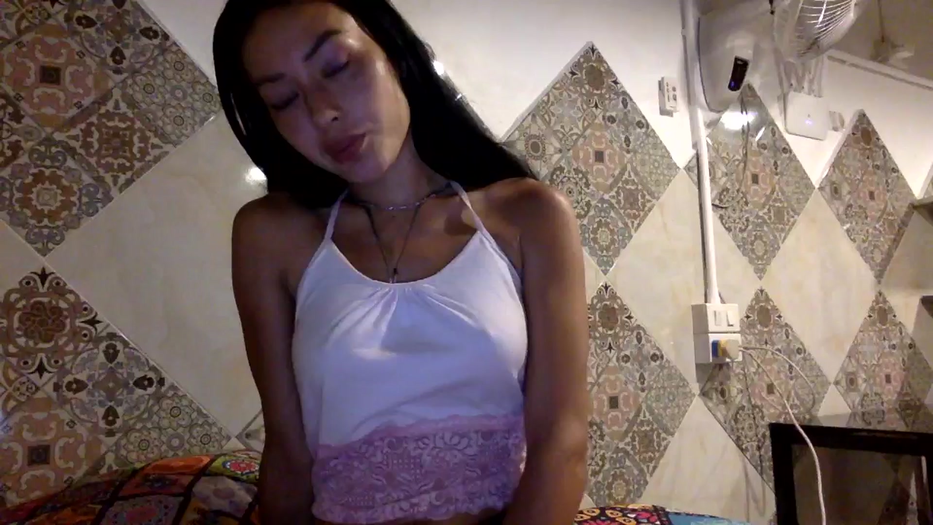 Gallery image thumbnail from Miss_emiko's myfreecams stream on, 03/21/2025, 14:27 image 20 of 20