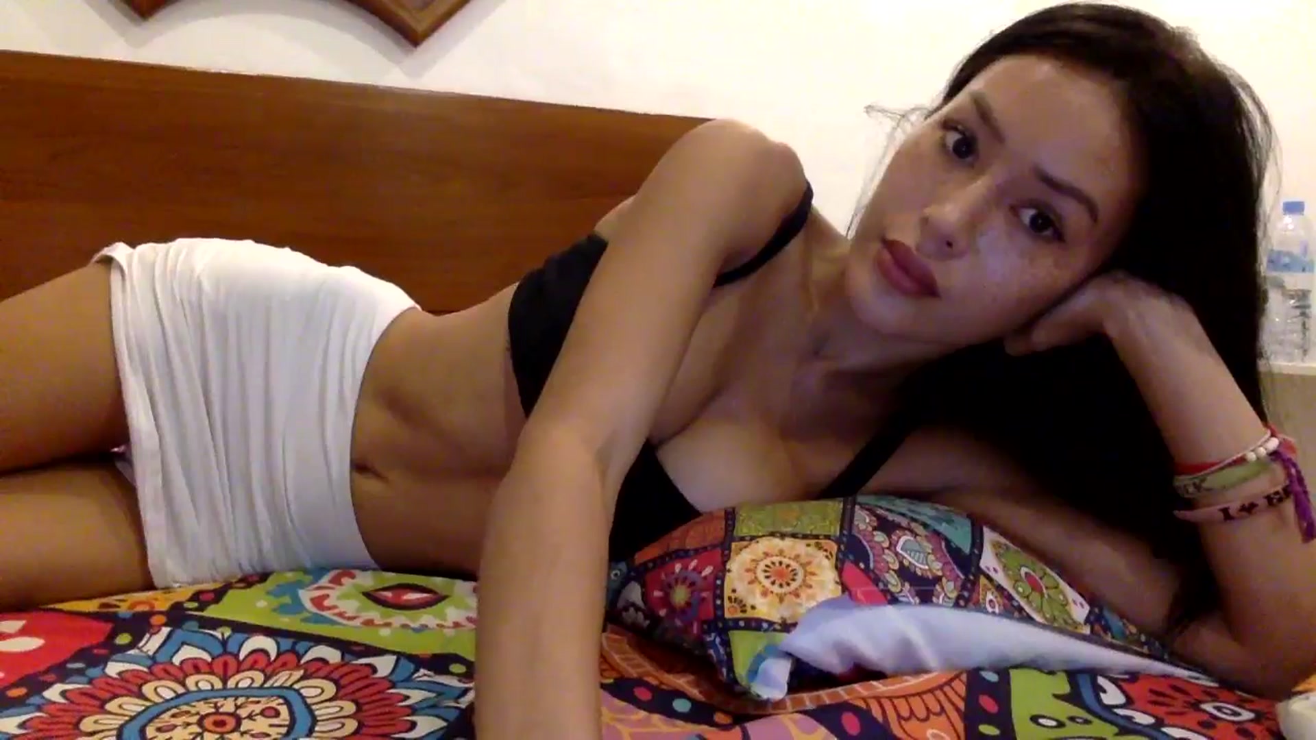 Gallery image thumbnail from Miss_emiko's myfreecams stream on, 05/14/2025, 04:23 image 4 of 20