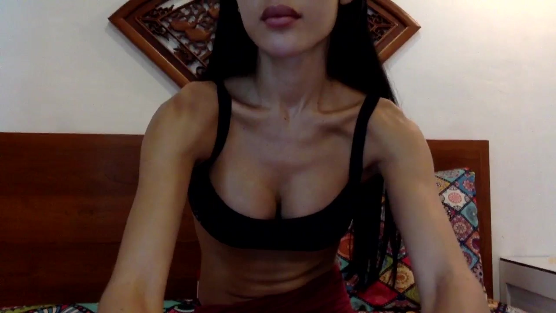 Gallery image thumbnail from Miss_emiko's myfreecams stream on, 05/18/2025, 06:50 image 10 of 20