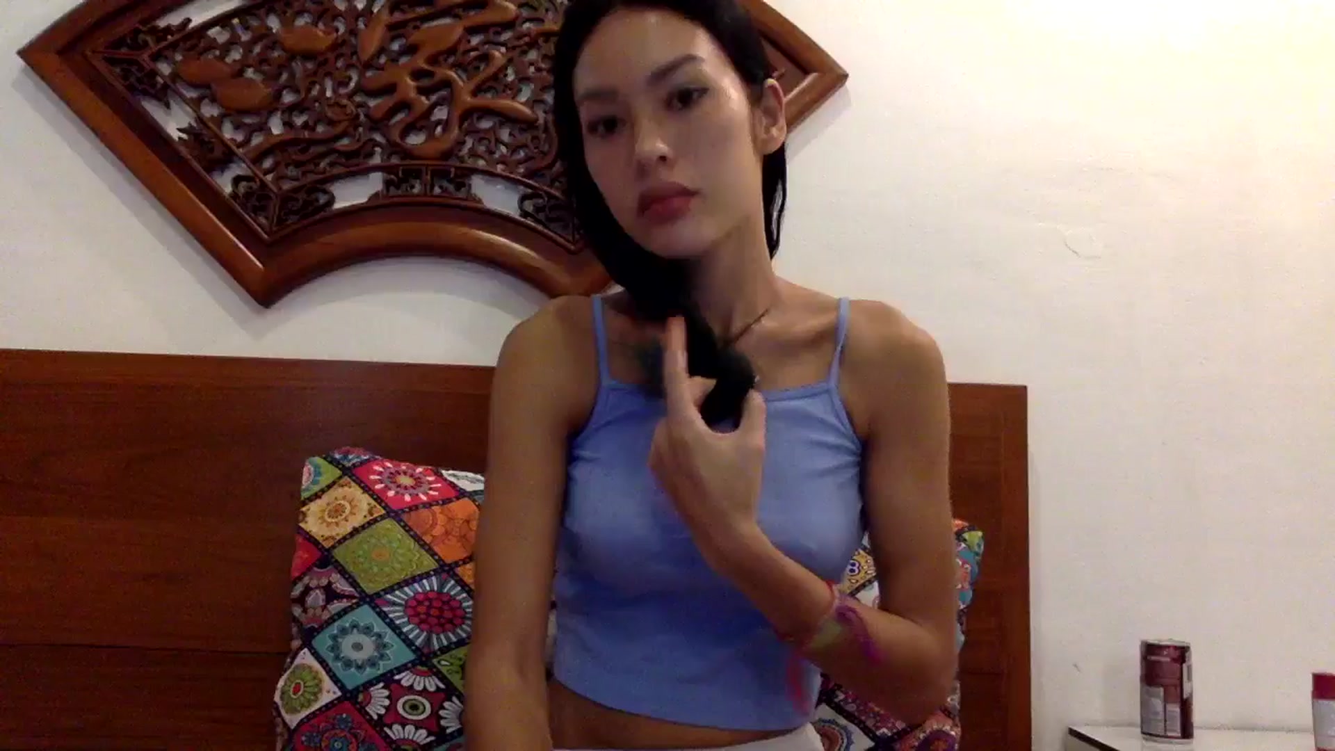 Gallery image thumbnail from Miss_emiko's myfreecams stream on, 05/19/2025, 04:36 image 3 of 20
