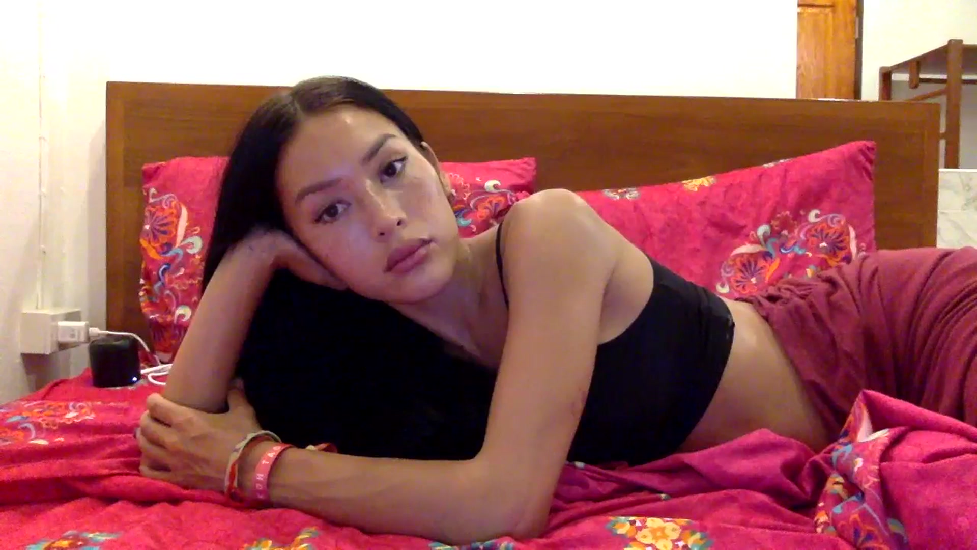 Gallery image thumbnail from Miss_emiko's myfreecams stream on, 06/19/2025, 14:42 image 16 of 20
