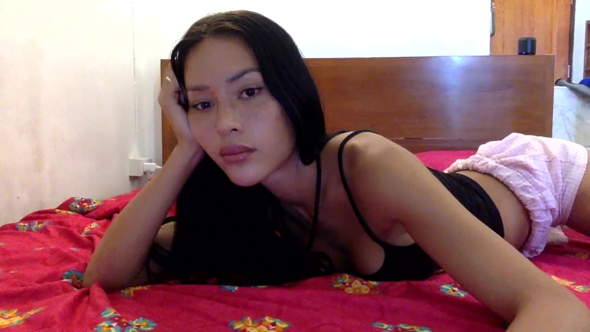 Gallery image thumbnail from Miss_emiko's myfreecams stream on, 06/22/2025, 08:18 image 20 of 20