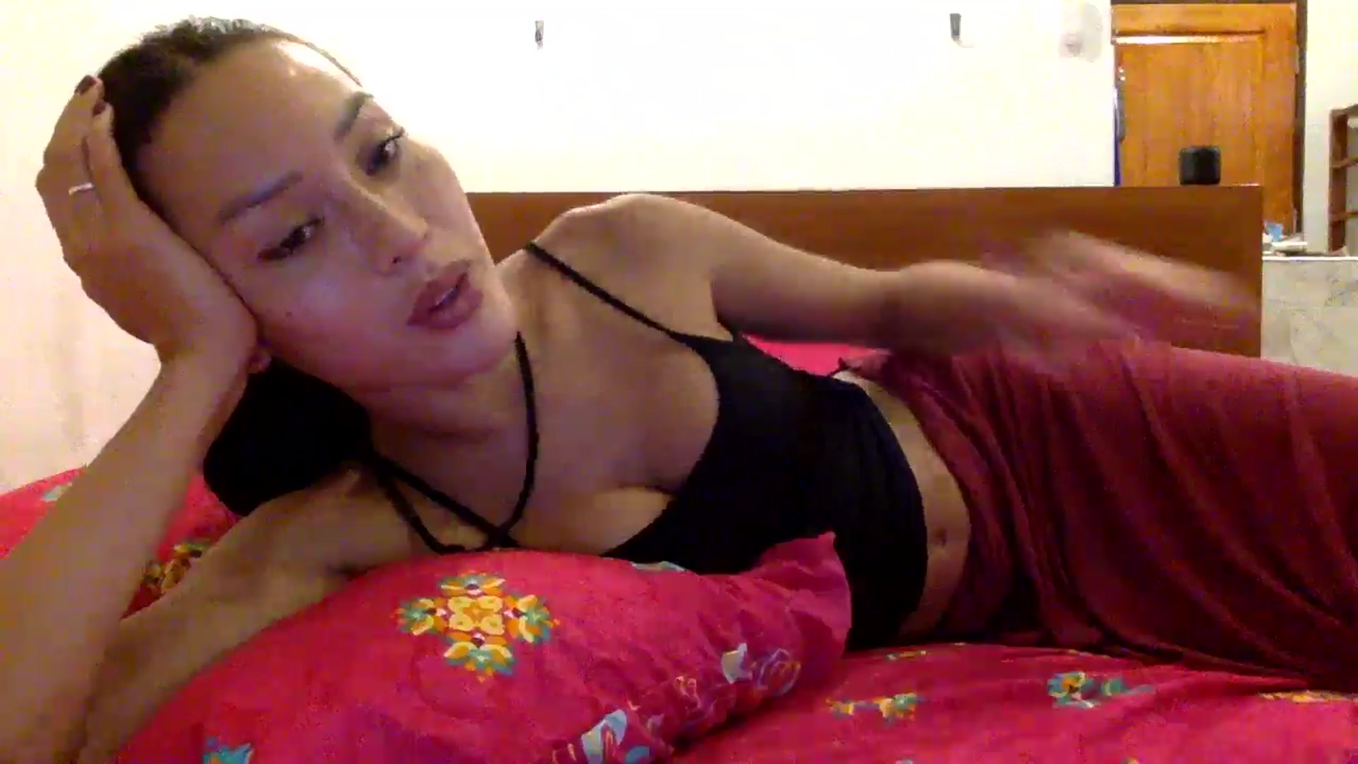 Gallery image thumbnail from Miss_emiko's myfreecams stream on, 06/22/2025, 20:02 image 15 of 20