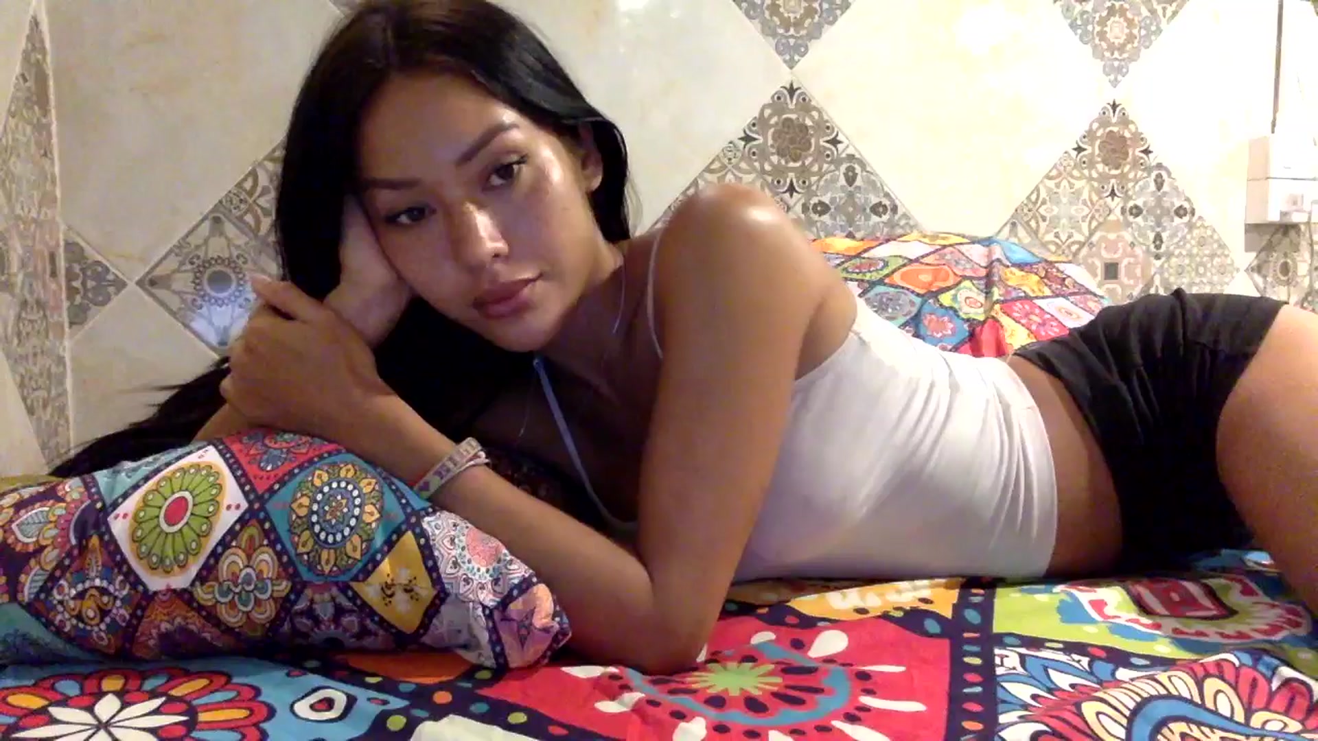 Gallery image thumbnail from Miss_emiko's myfreecams stream on, 08/11/2025, 12:58 image 8 of 20