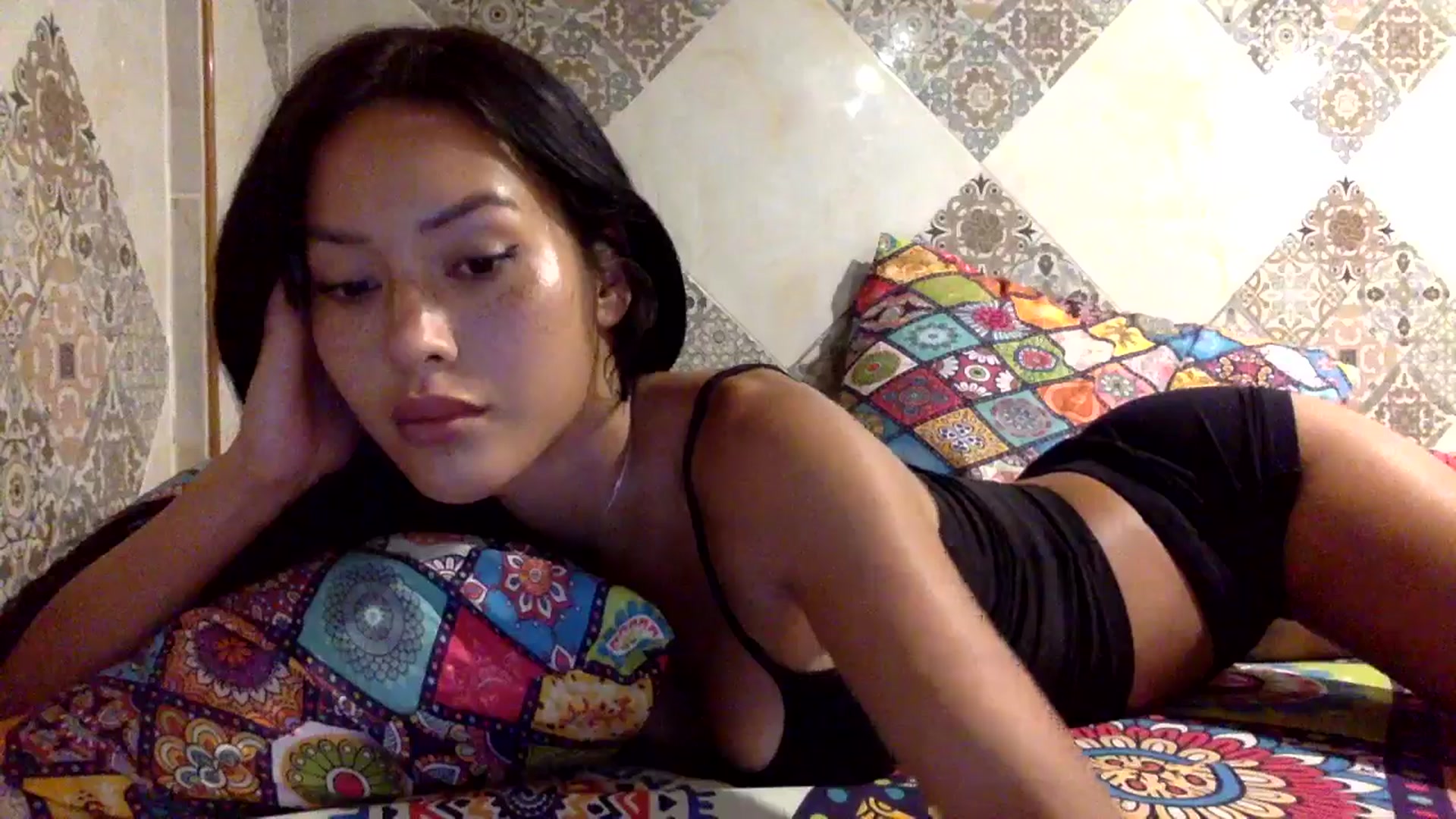 Gallery image thumbnail from Miss_emiko's myfreecams stream on, 08/12/2025, 19:03 image 6 of 20