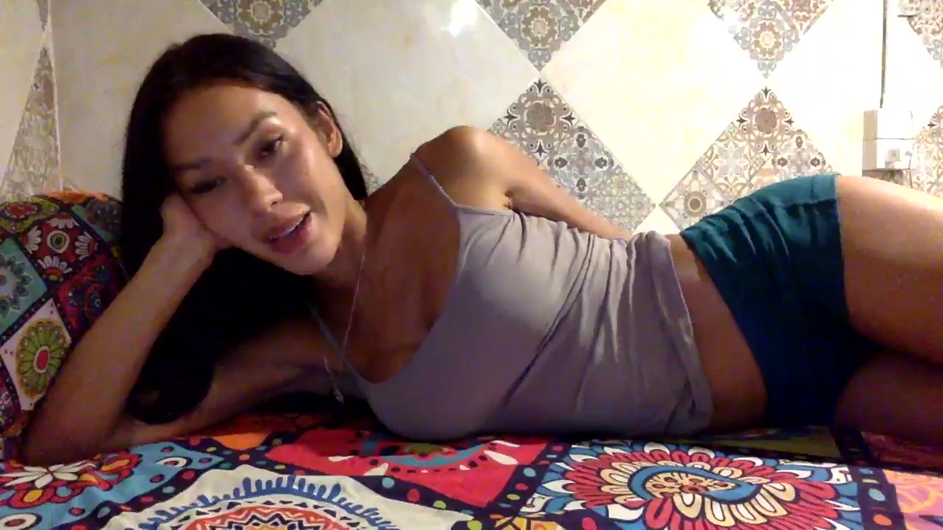 Gallery image thumbnail from Miss_emiko's myfreecams stream on, 08/13/2025, 16:20 image 18 of 20