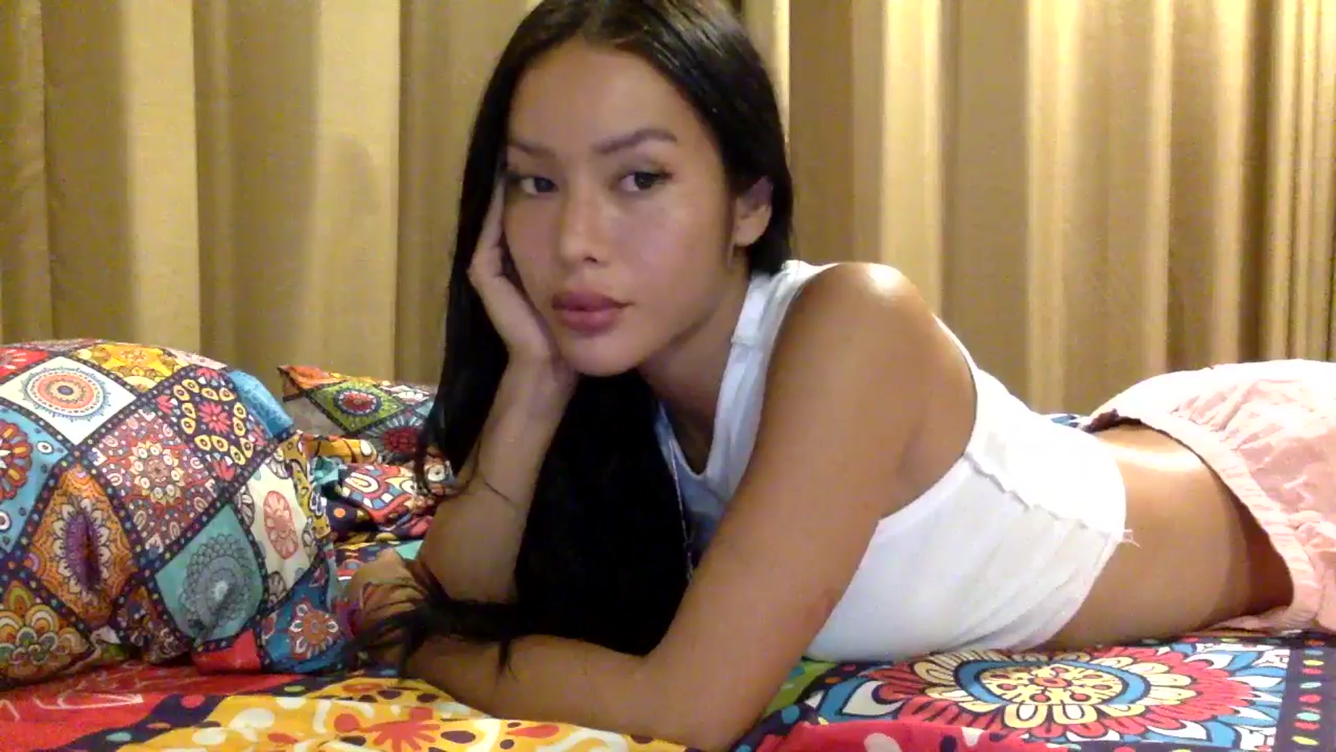 Gallery image thumbnail from Miss_emiko's myfreecams stream on, 08/14/2025, 16:15 image 4 of 20