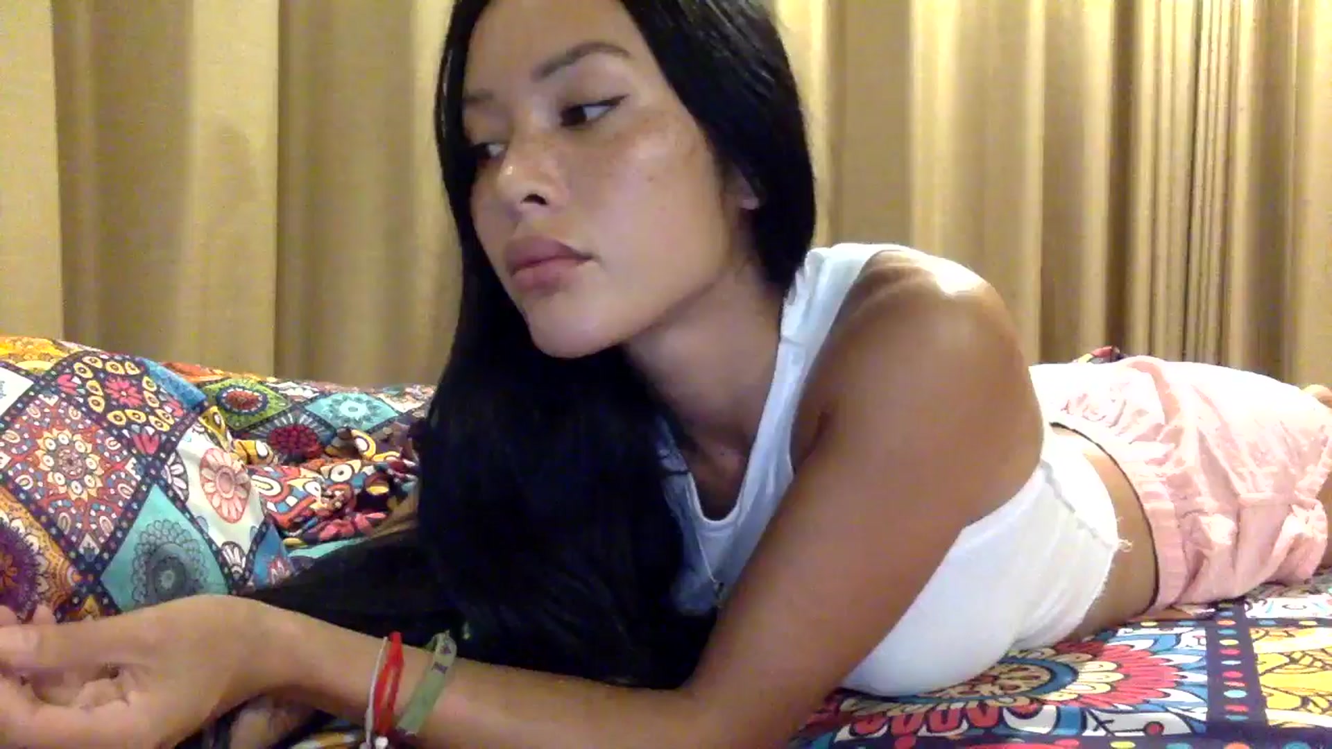 Gallery image thumbnail from Miss_emiko's myfreecams stream on, 08/14/2025, 16:15 image 14 of 20