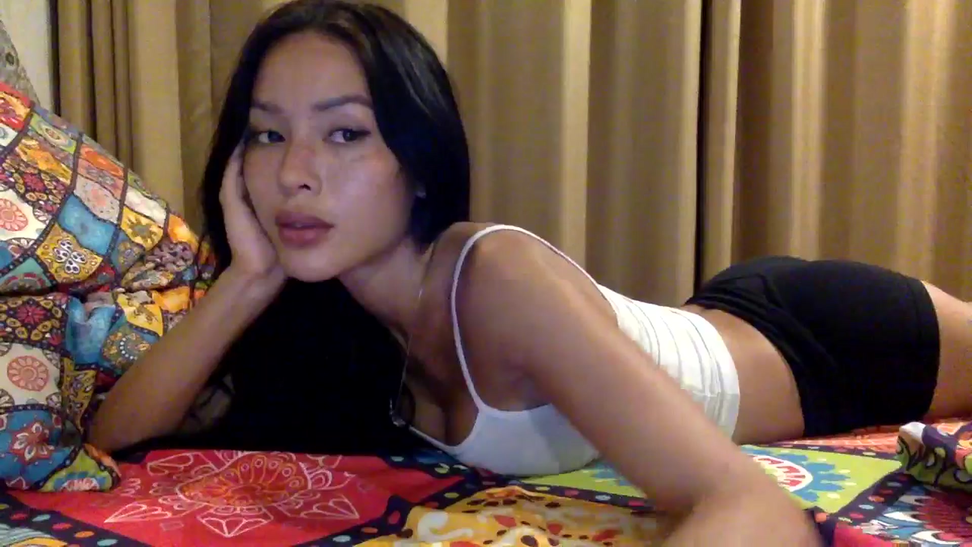 Gallery image thumbnail from Miss_emiko's myfreecams stream on, 08/15/2025, 15:11 image 6 of 20