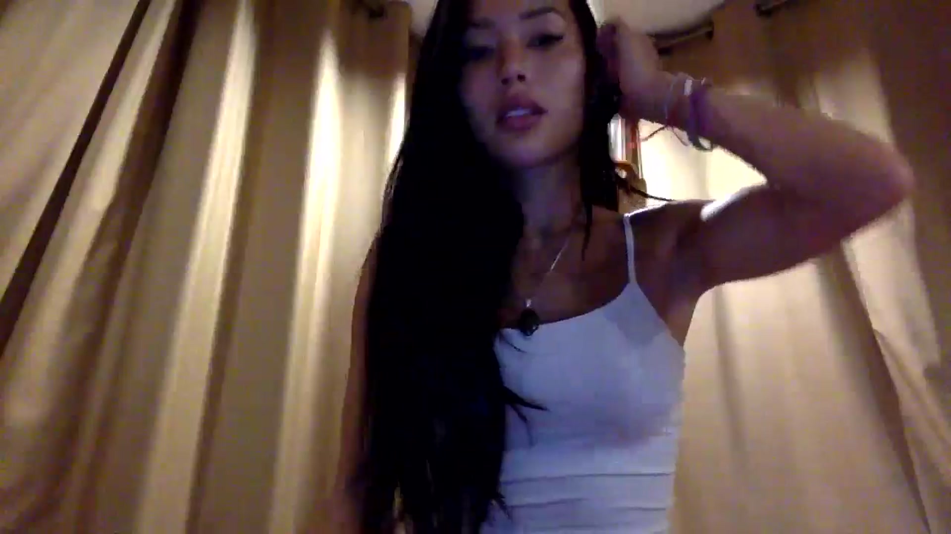Gallery image thumbnail from Miss_emiko's myfreecams stream on, 08/15/2025, 17:10 image 13 of 20