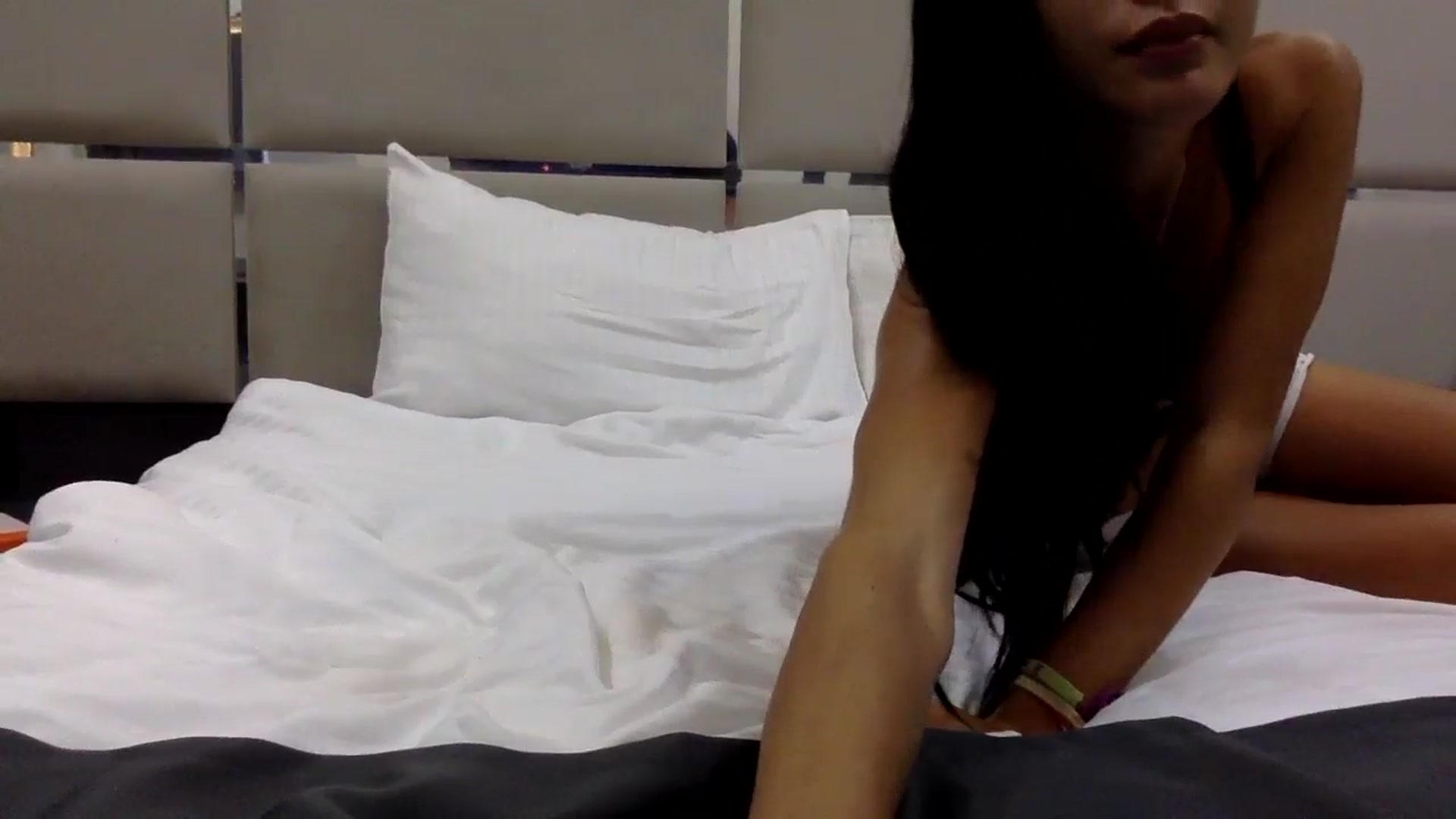 Gallery image thumbnail from Miss_emiko's myfreecams stream on, 08/19/2025, 08:54 image 12 of 20