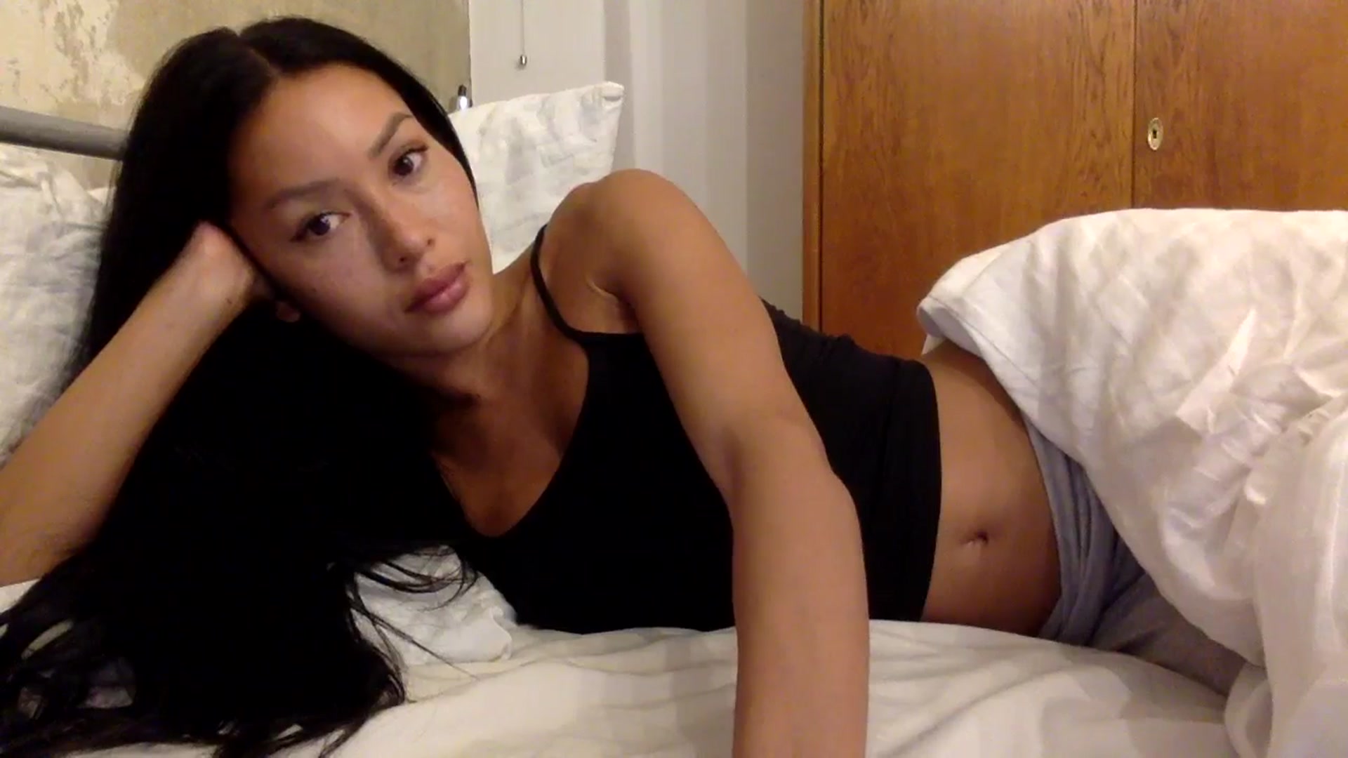 Gallery image thumbnail from Miss_emiko's myfreecams stream on, 09/21/2025, 22:23 image 2 of 20