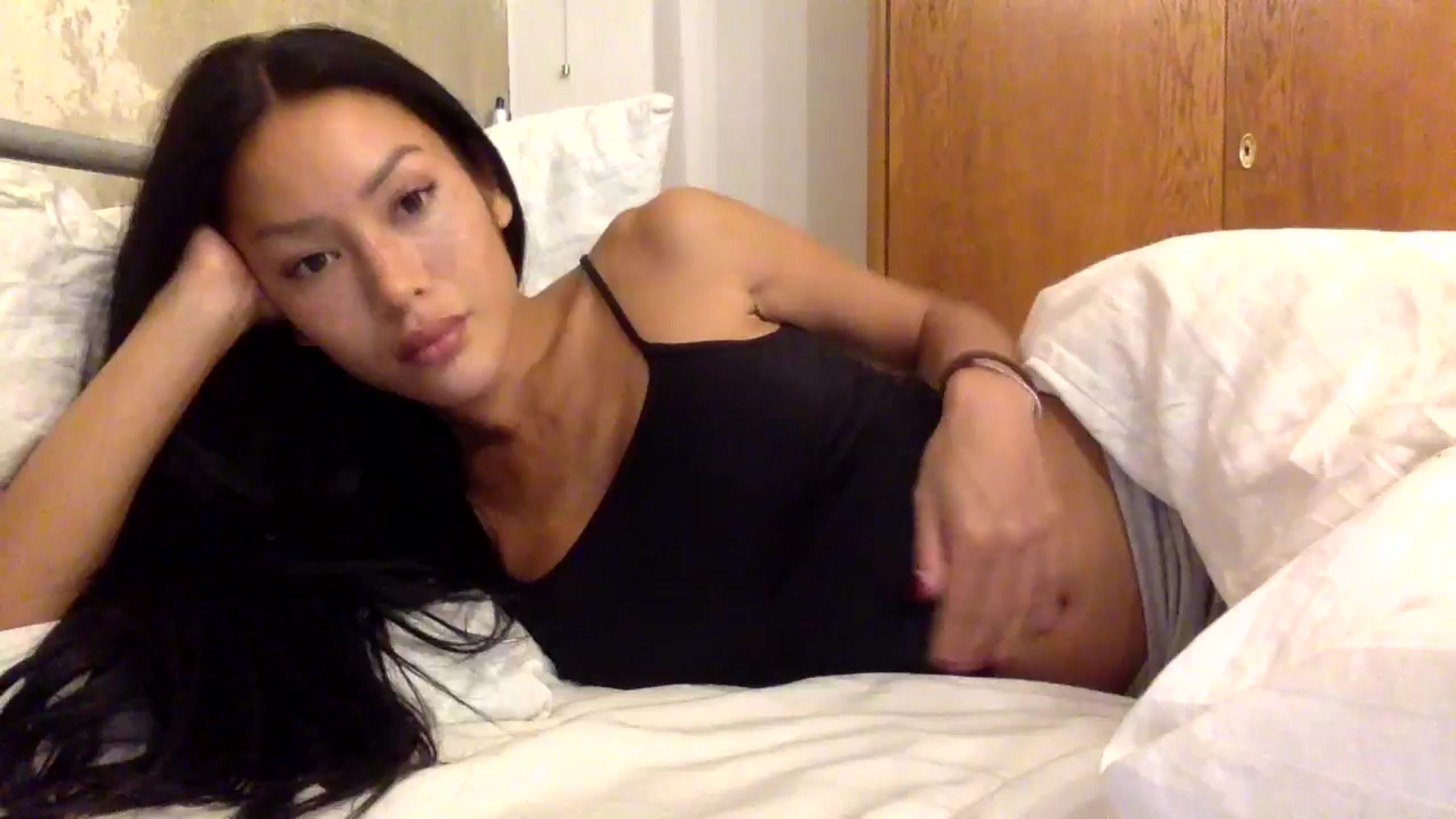 Gallery image thumbnail from Miss_emiko's myfreecams stream on, 09/21/2025, 22:23 image 1 of 20