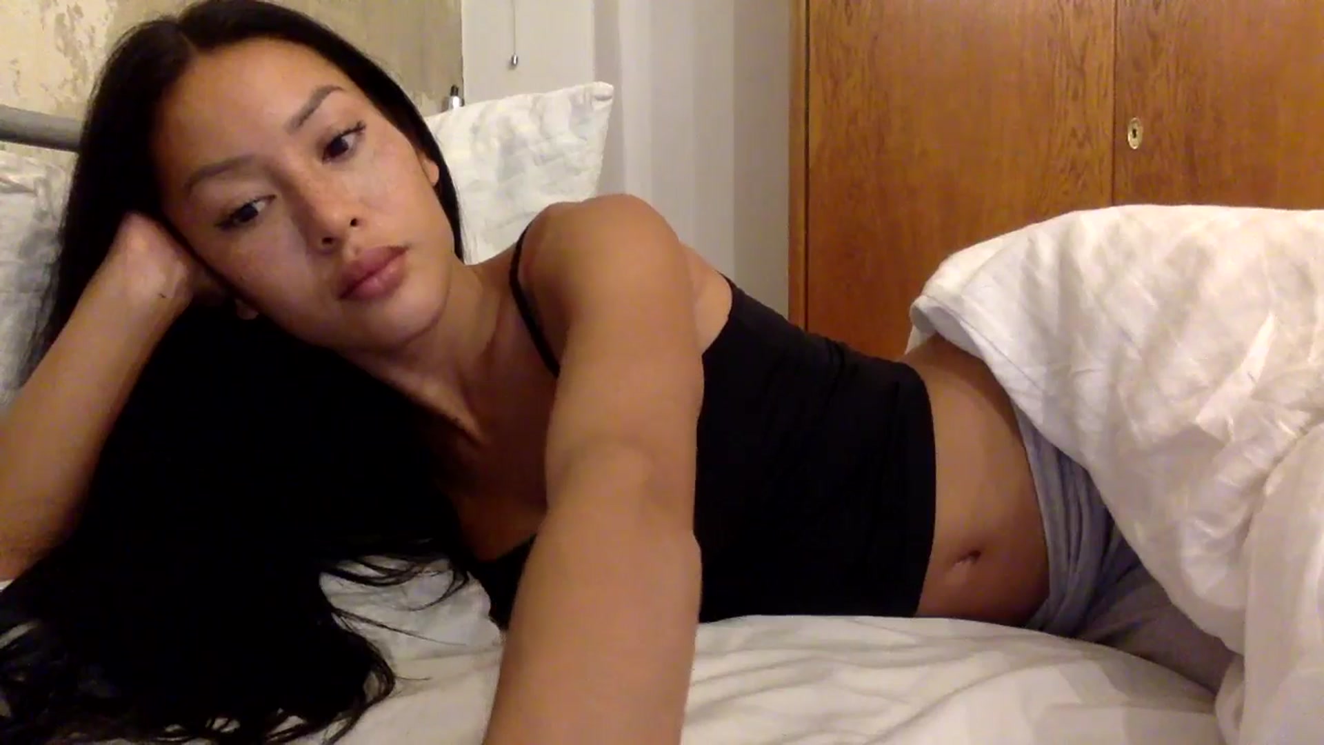 Gallery image thumbnail from Miss_emiko's myfreecams stream on, 09/21/2025, 22:23 image 3 of 20