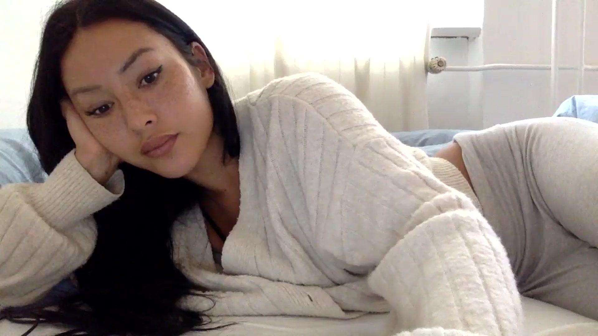 Gallery image thumbnail from Miss_emiko's myfreecams stream on, 10/04/2025, 11:57 image 5 of 20