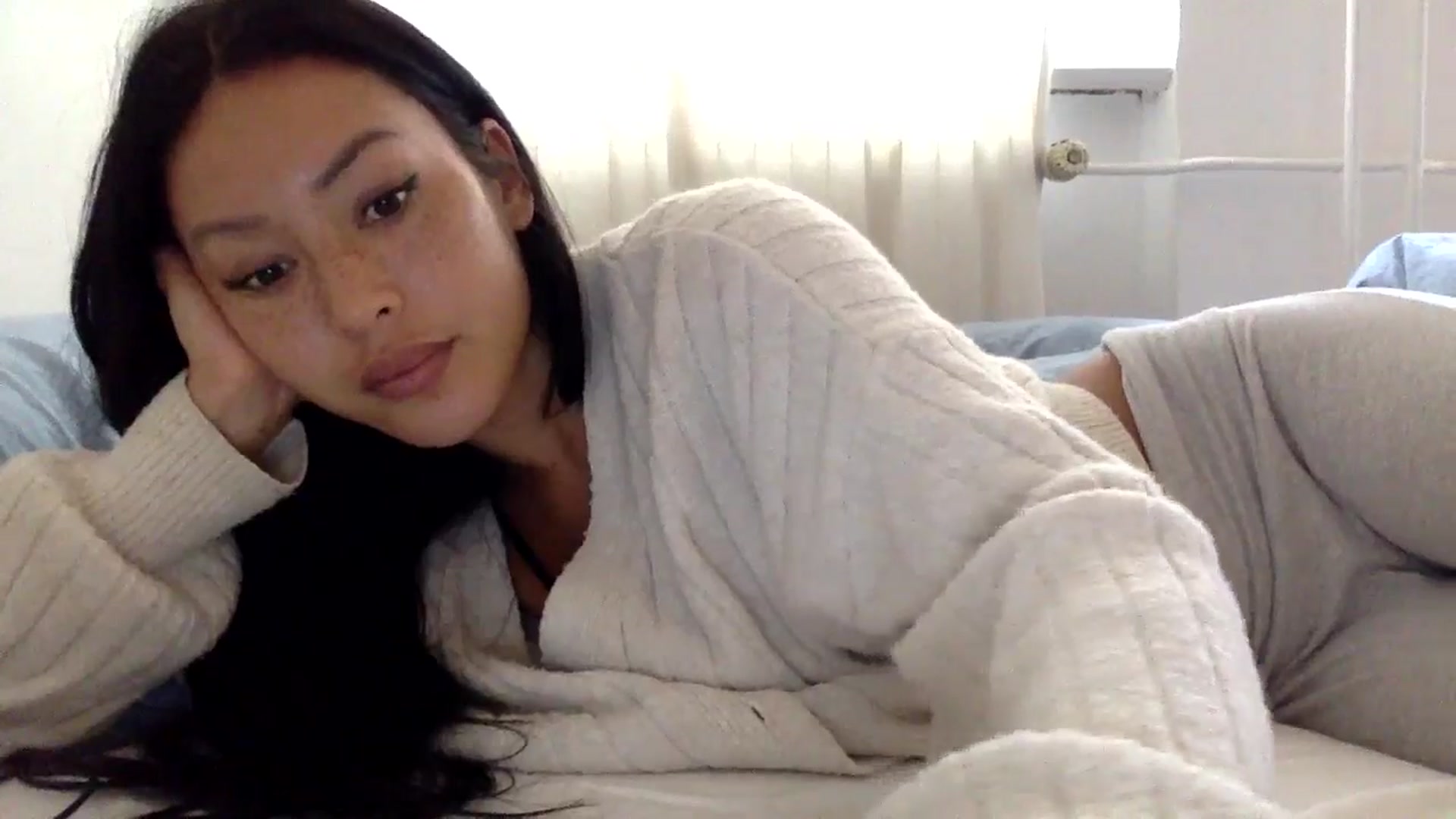 Gallery image thumbnail from Miss_emiko's myfreecams stream on, 10/04/2025, 11:57 image 9 of 20