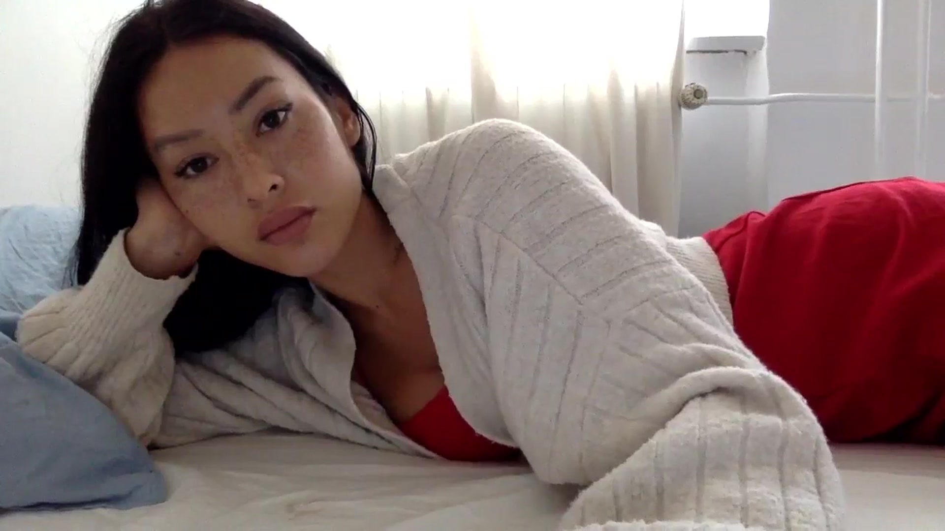 Gallery image thumbnail from Miss_emiko's myfreecams stream on, 10/12/2025, 11:14 image 19 of 20