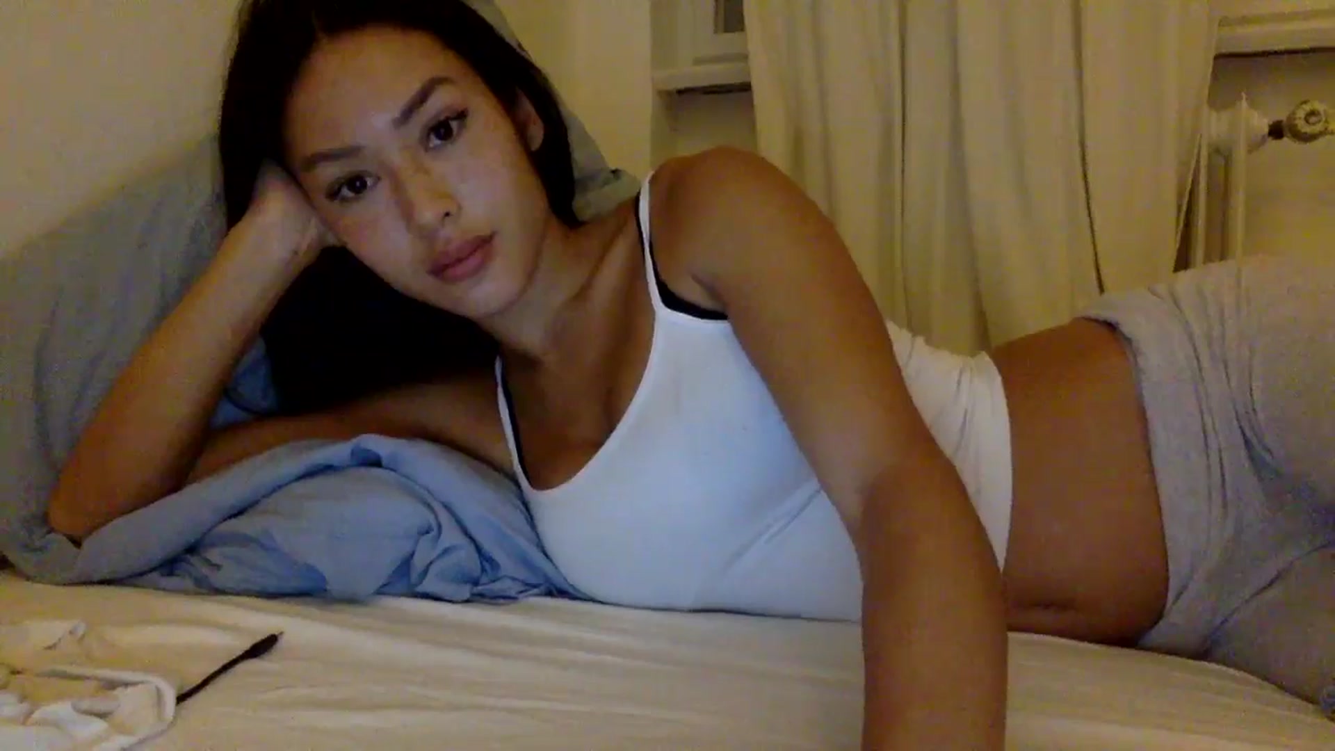 Gallery image thumbnail from Miss_emiko's myfreecams stream on, 10/21/2025, 21:55 image 13 of 20