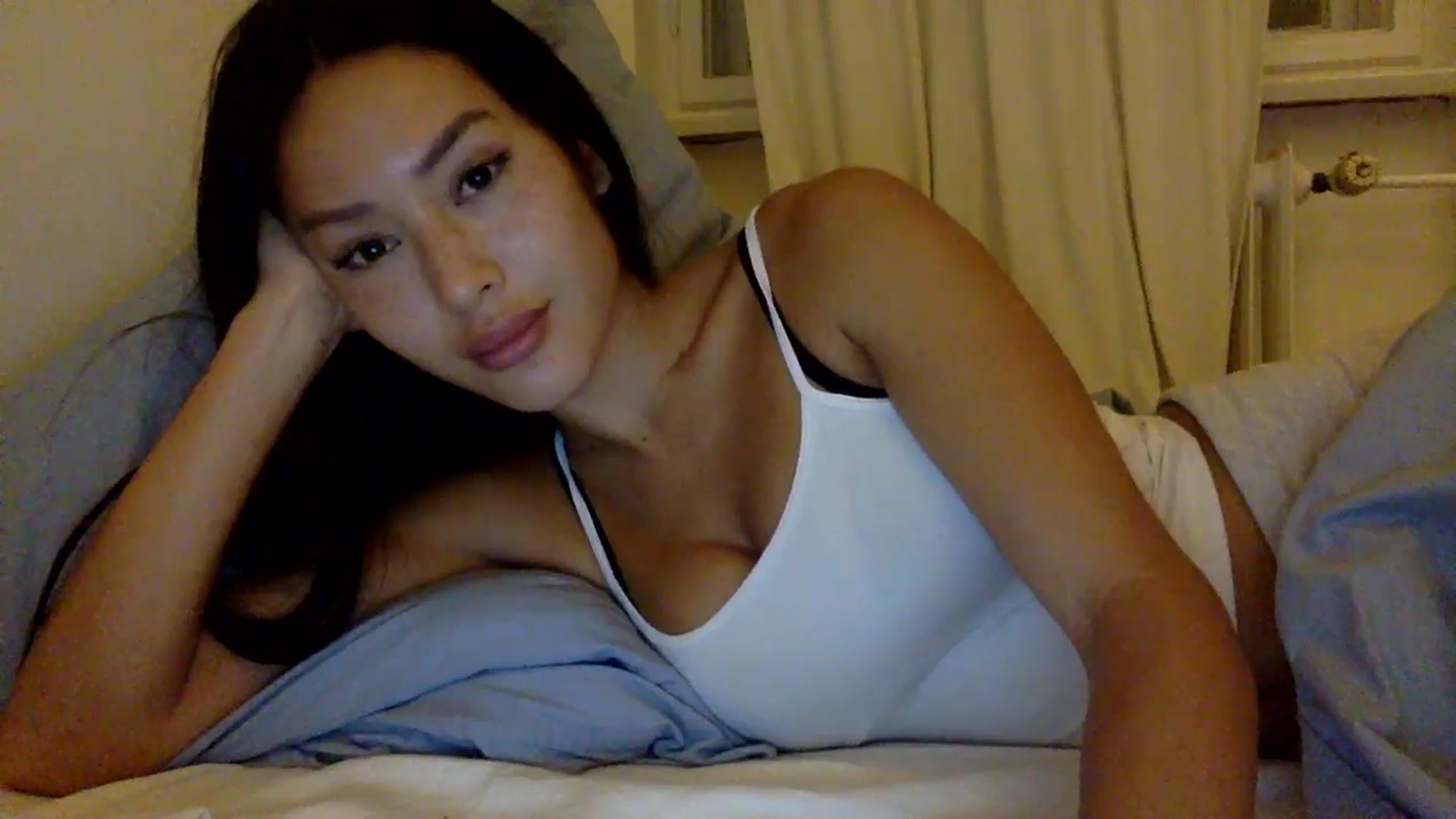 Gallery image thumbnail from Miss_emiko's myfreecams stream on, 10/21/2025, 21:55 image 9 of 20