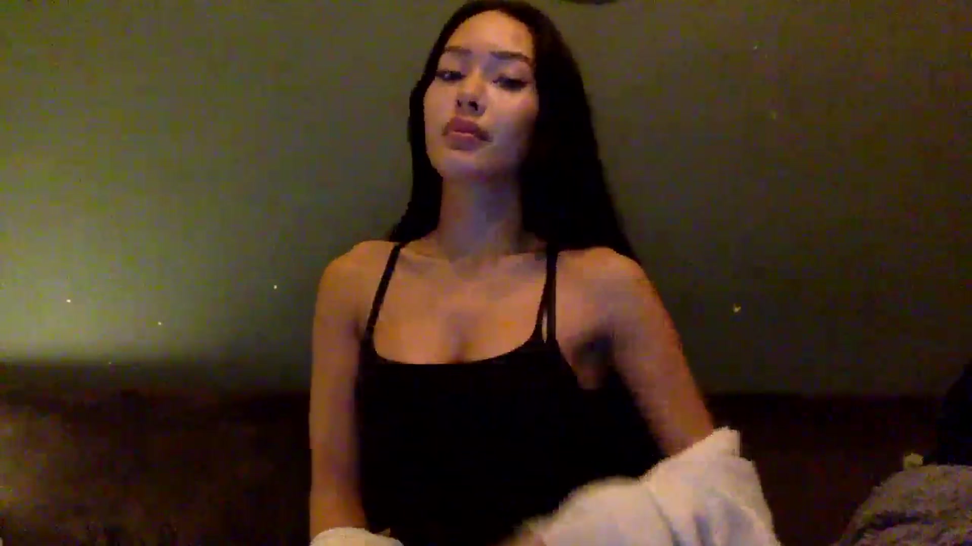 Gallery image thumbnail from Miss_emiko's myfreecams stream on, 10/26/2025, 19:42 image 7 of 20