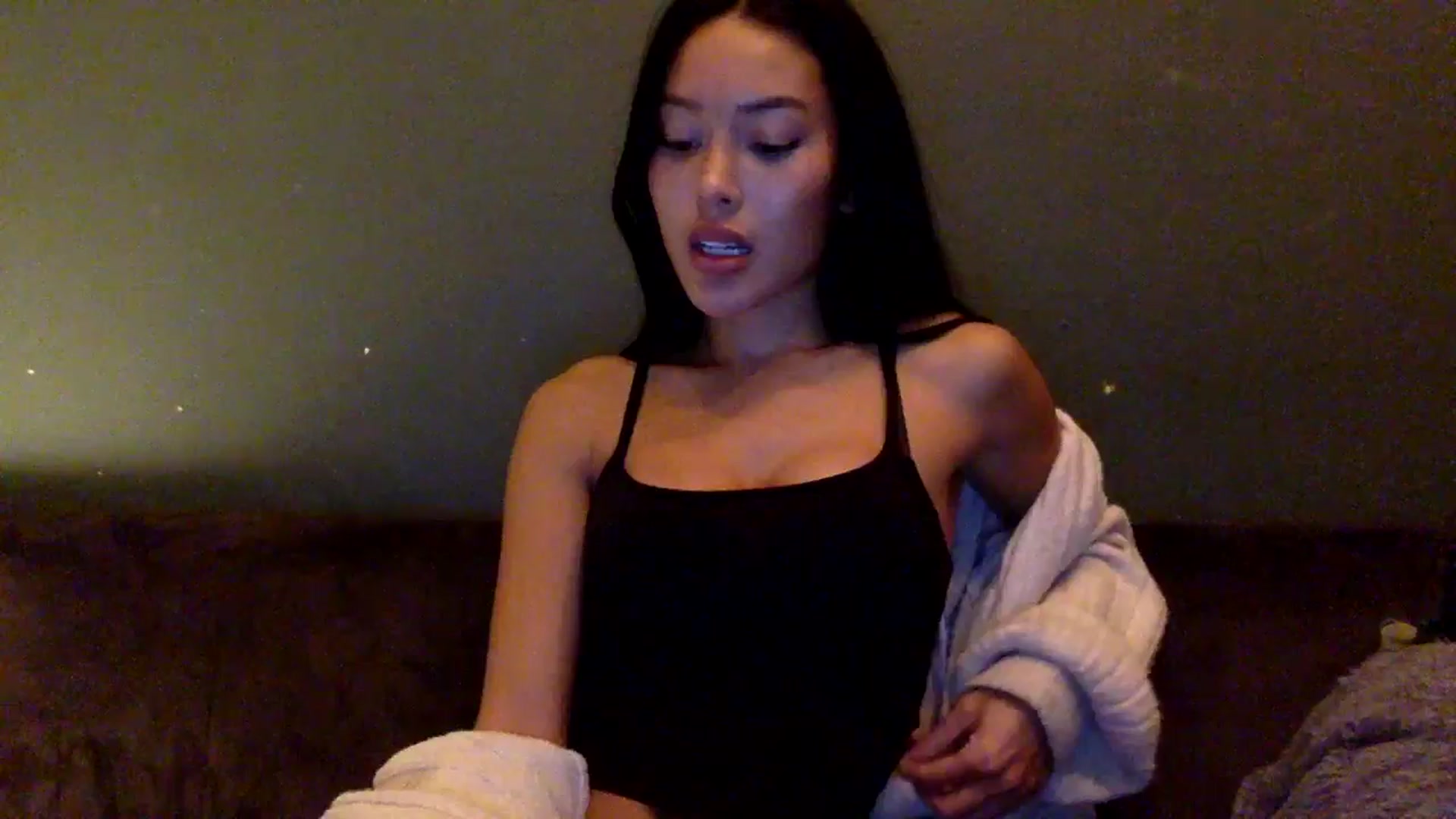 Gallery image thumbnail from Miss_emiko's myfreecams stream on, 10/26/2025, 19:42 image 16 of 20