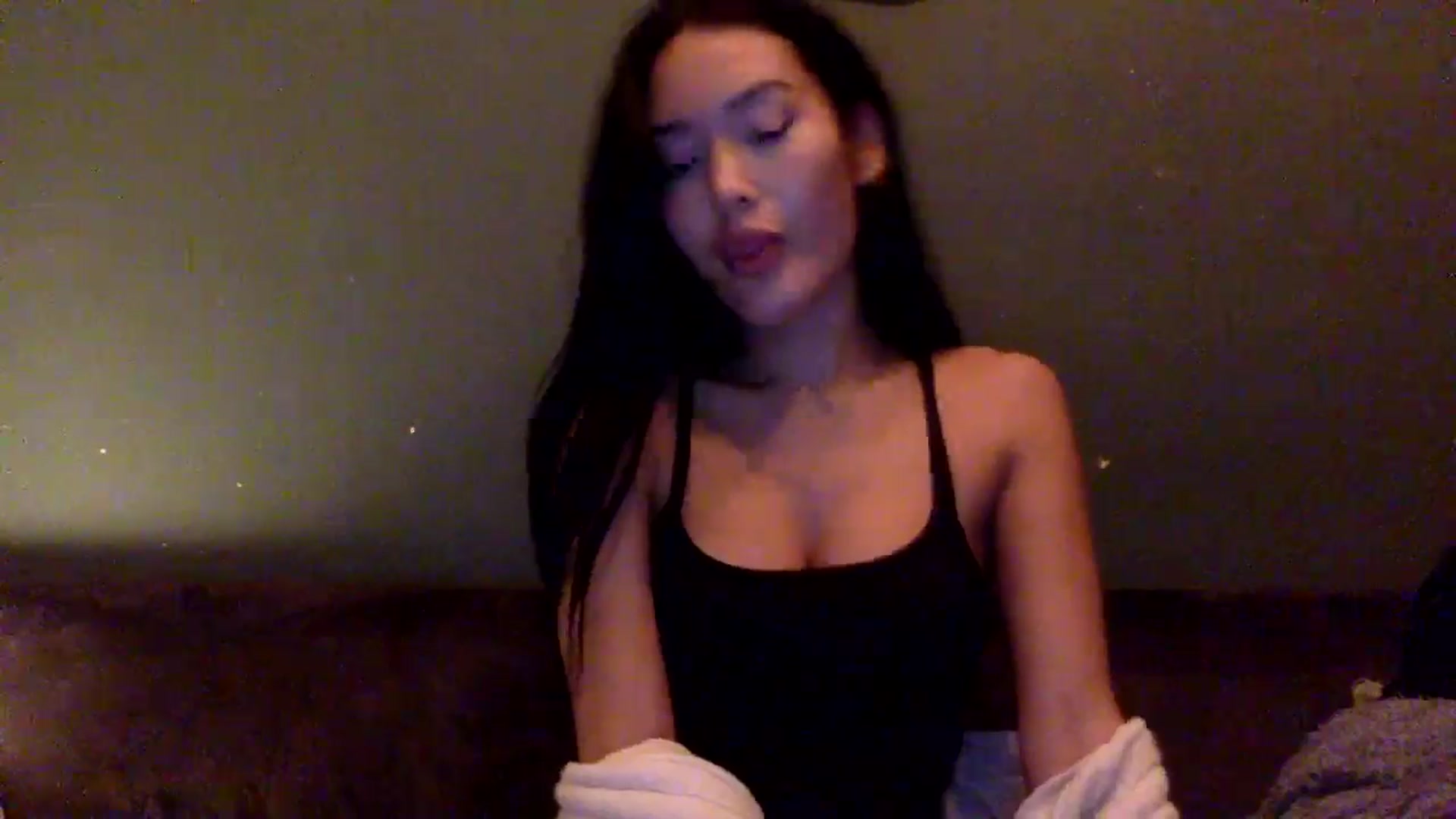 Gallery image thumbnail from Miss_emiko's myfreecams stream on, 10/26/2025, 19:42 image 10 of 20
