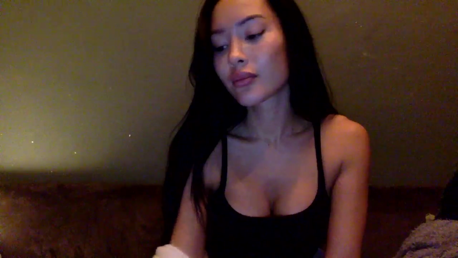 Gallery image thumbnail from Miss_emiko's myfreecams stream on, 10/26/2025, 19:42 image 12 of 20