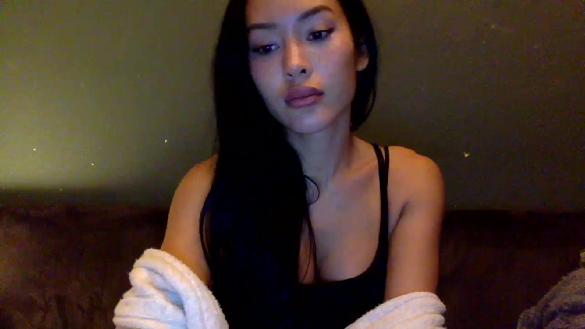 Gallery image thumbnail from Miss_emiko's myfreecams stream on, 10/26/2025, 20:15 image 7 of 20