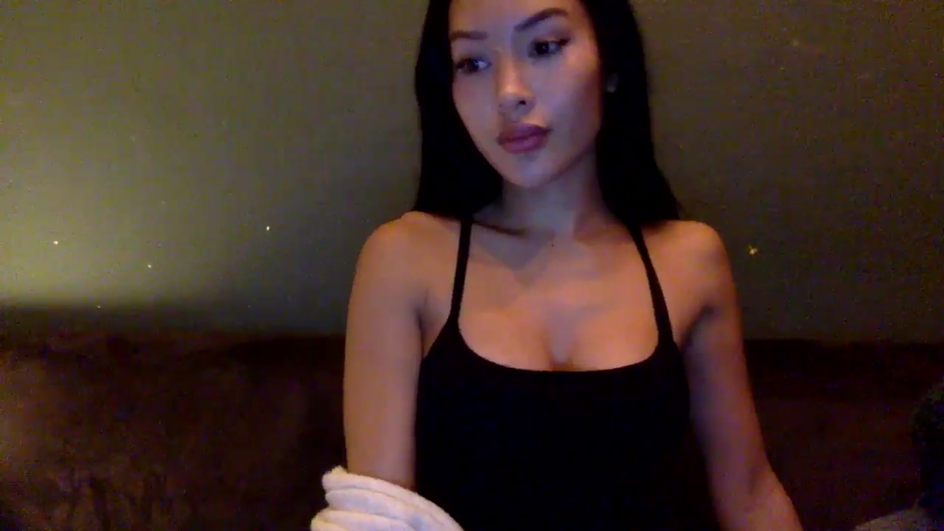Gallery image thumbnail from Miss_emiko's myfreecams stream on, 10/26/2025, 20:15 image 12 of 20