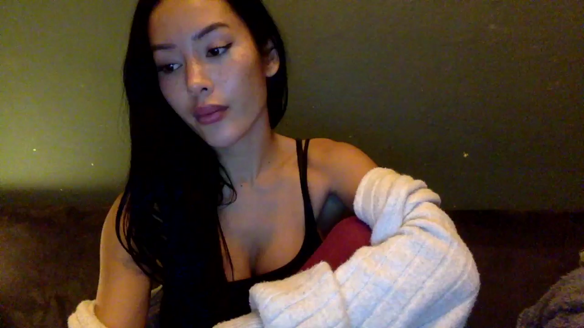 Gallery image thumbnail from Miss_emiko's myfreecams stream on, 10/26/2025, 20:15 image 1 of 20