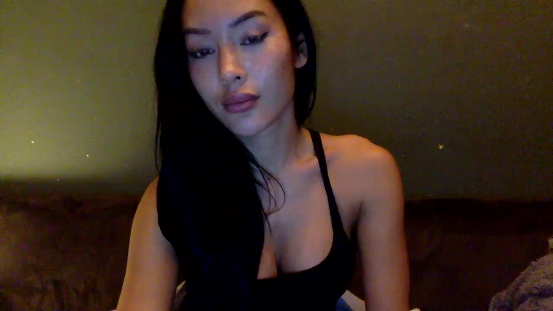Gallery image thumbnail from Miss_emiko's myfreecams stream on, 10/26/2025, 20:15 image 10 of 20