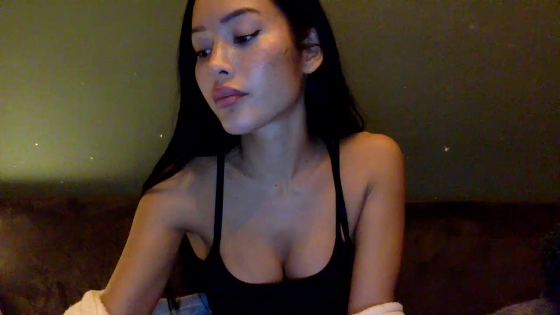 Gallery image thumbnail from Miss_emiko's myfreecams stream on, 10/26/2025, 20:15 image 15 of 20