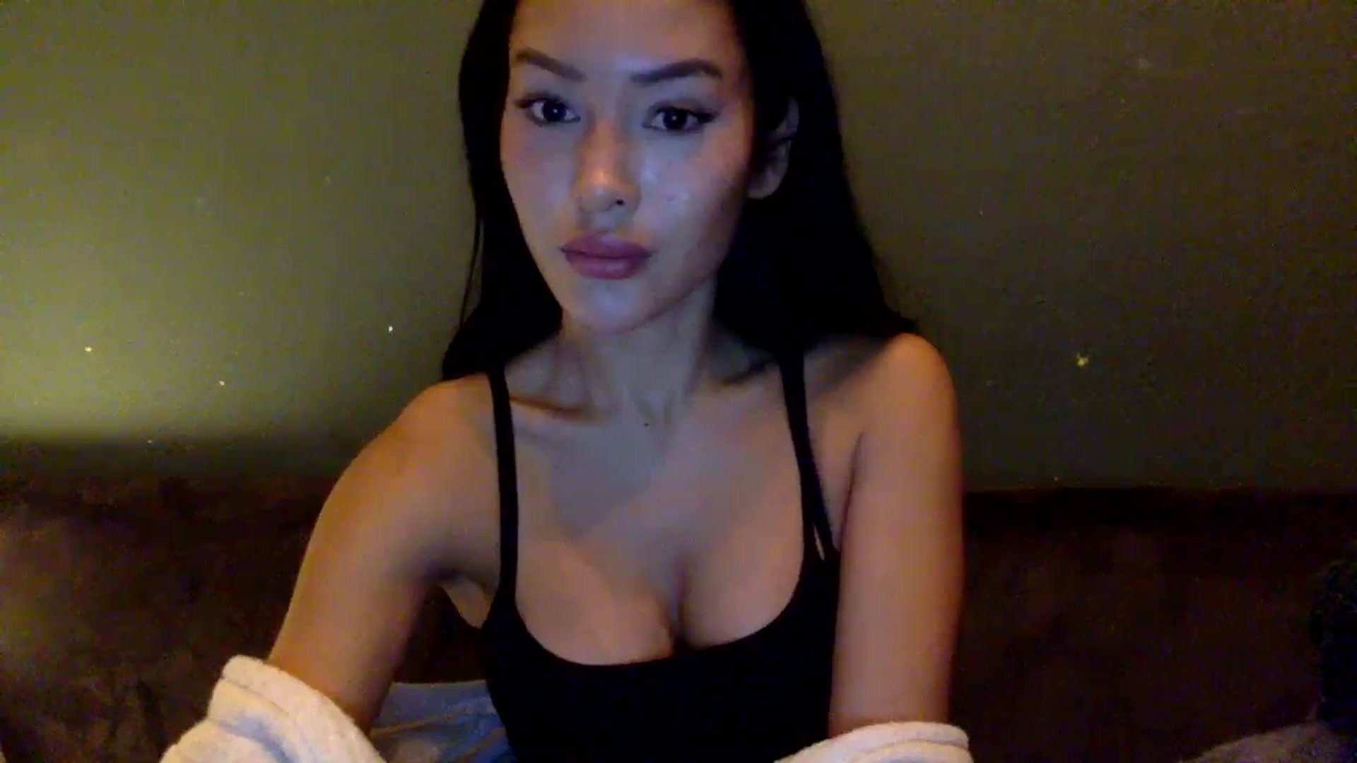 Gallery image thumbnail from Miss_emiko's myfreecams stream on, 10/26/2025, 20:15 image 19 of 20