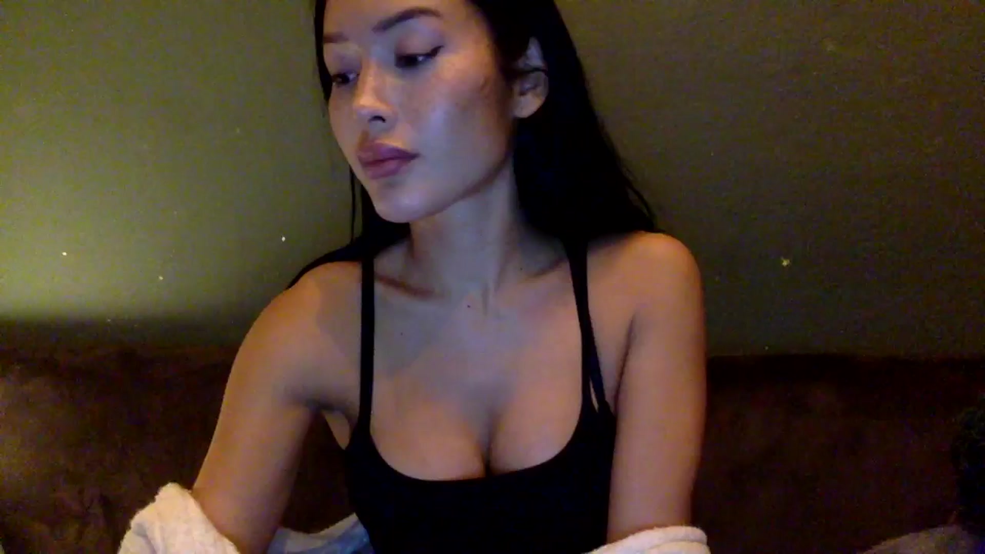 Gallery image thumbnail from Miss_emiko's myfreecams stream on, 10/26/2025, 20:15 image 18 of 20