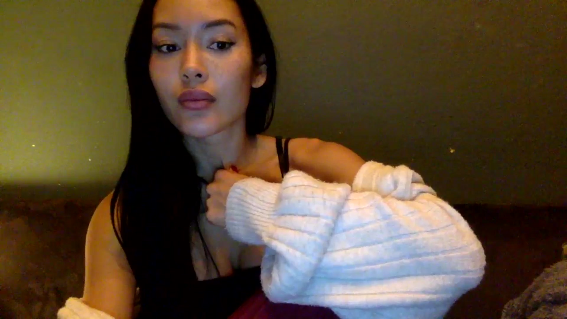 Gallery image thumbnail from Miss_emiko's myfreecams stream on, 10/26/2025, 20:15 image 2 of 20