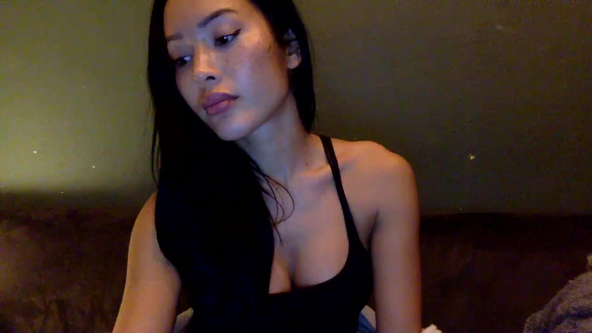 Gallery image thumbnail from Miss_emiko's myfreecams stream on, 10/26/2025, 20:15 image 11 of 20