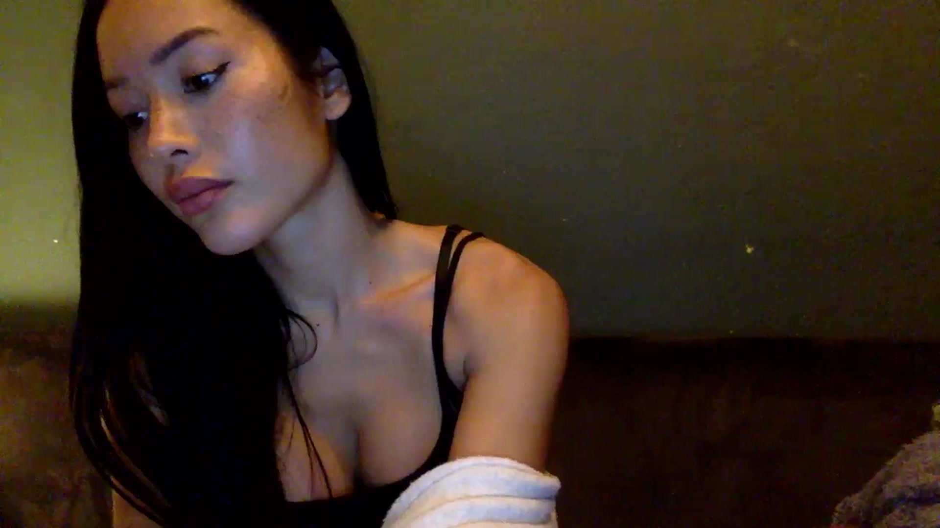 Gallery image thumbnail from Miss_emiko's myfreecams stream on, 10/26/2025, 20:15 image 6 of 20