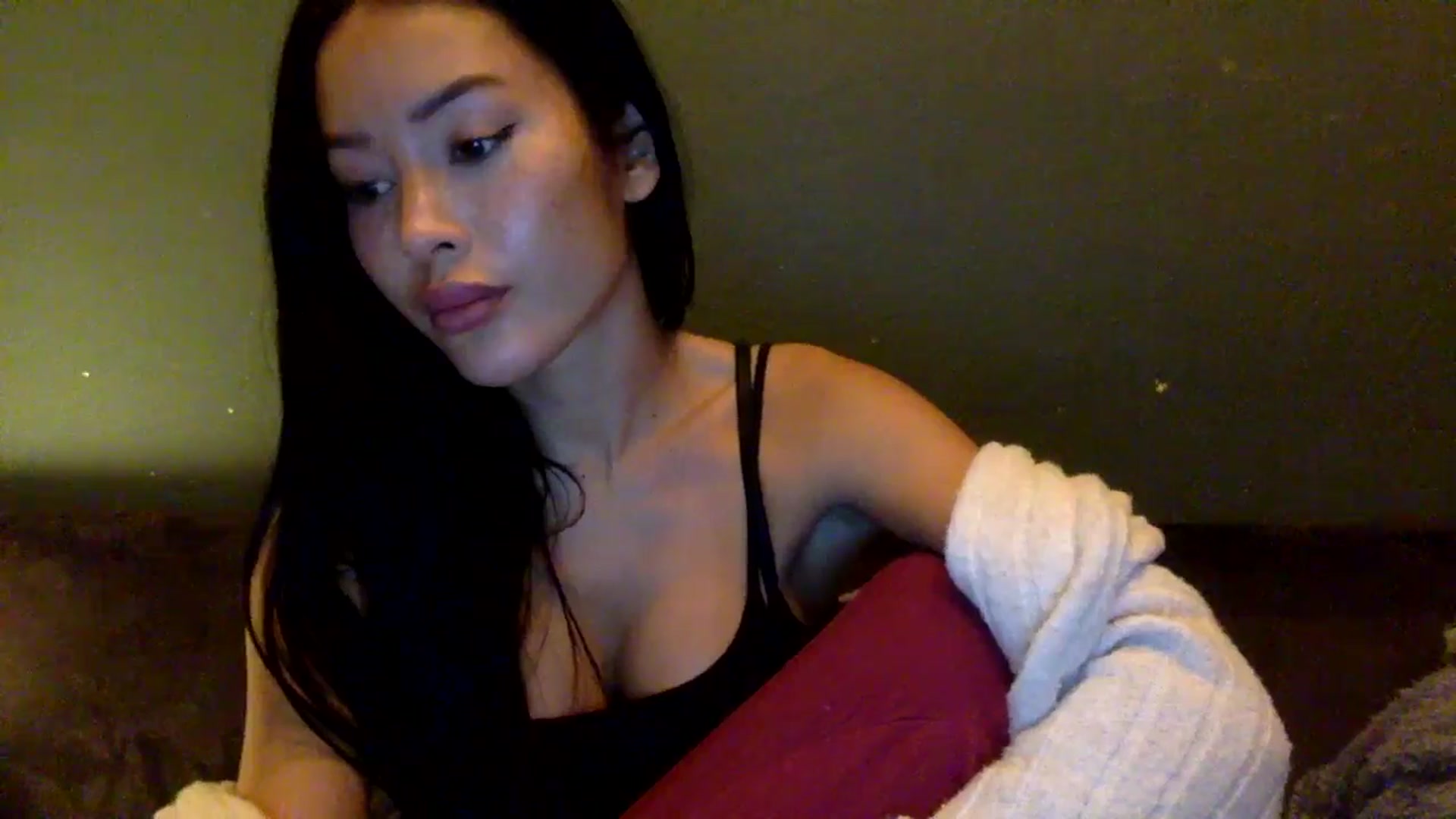 Gallery image thumbnail from Miss_emiko's myfreecams stream on, 10/26/2025, 20:15 image 5 of 20