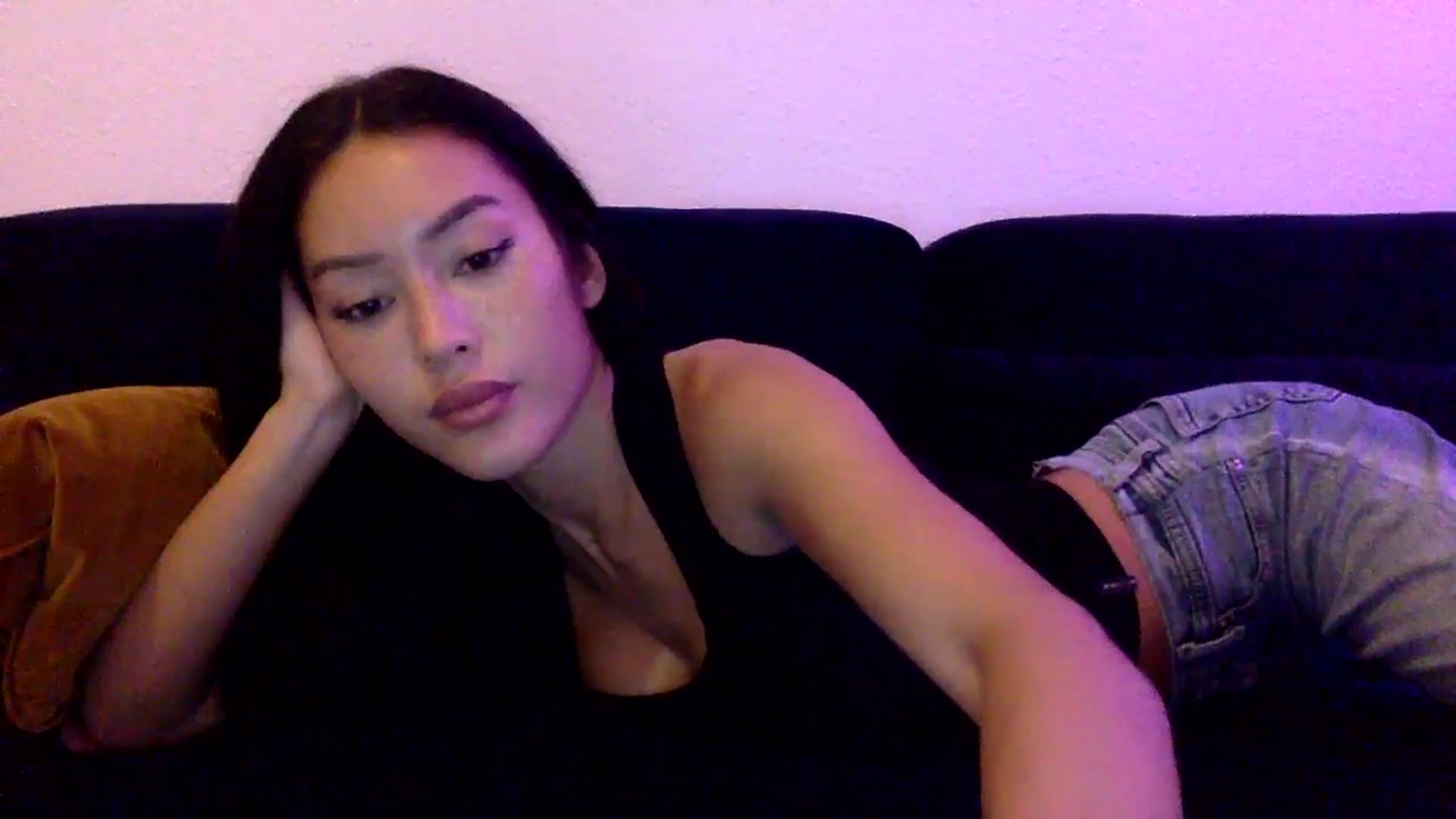 Gallery image thumbnail from Miss_emiko's myfreecams stream on, 10/28/2025, 20:37 image 10 of 20