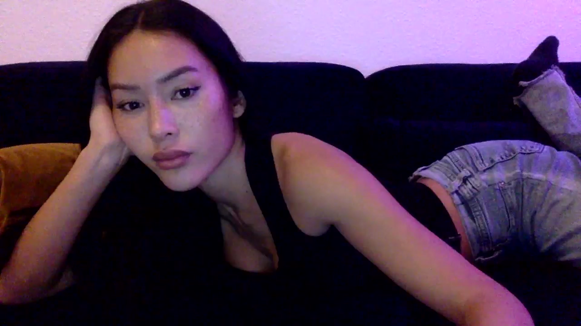 Gallery image thumbnail from Miss_emiko's myfreecams stream on, 10/28/2025, 20:37 image 16 of 20