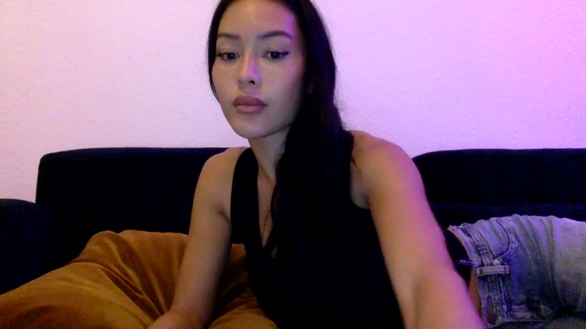 Gallery image thumbnail from Miss_emiko's myfreecams stream on, 10/28/2025, 20:37 image 1 of 20