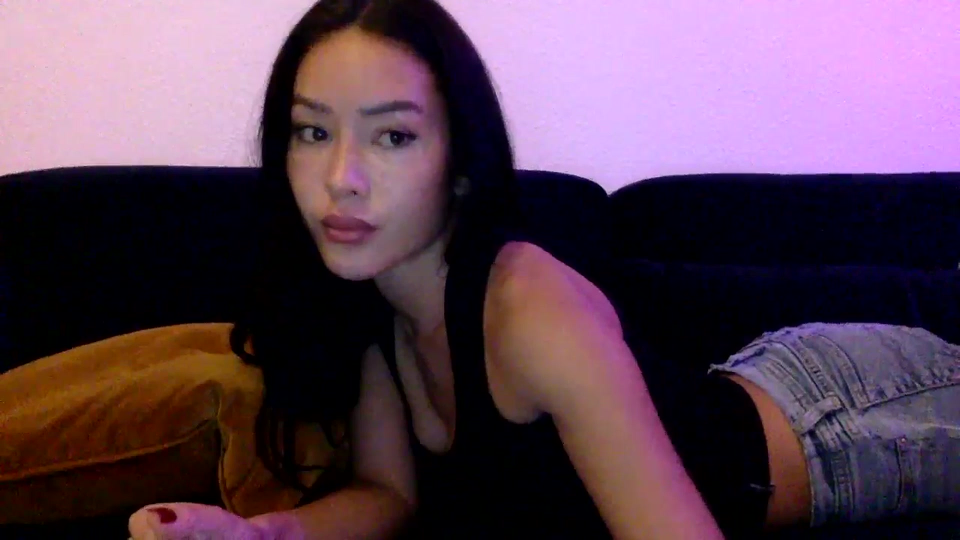 Gallery image thumbnail from Miss_emiko's myfreecams stream on, 10/28/2025, 20:37 image 6 of 20