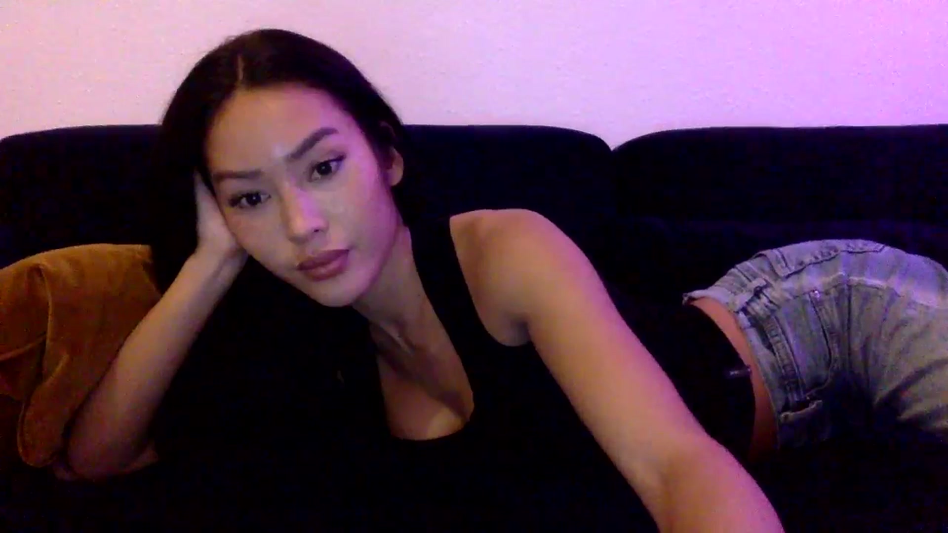 Gallery image thumbnail from Miss_emiko's myfreecams stream on, 10/28/2025, 20:37 image 11 of 20
