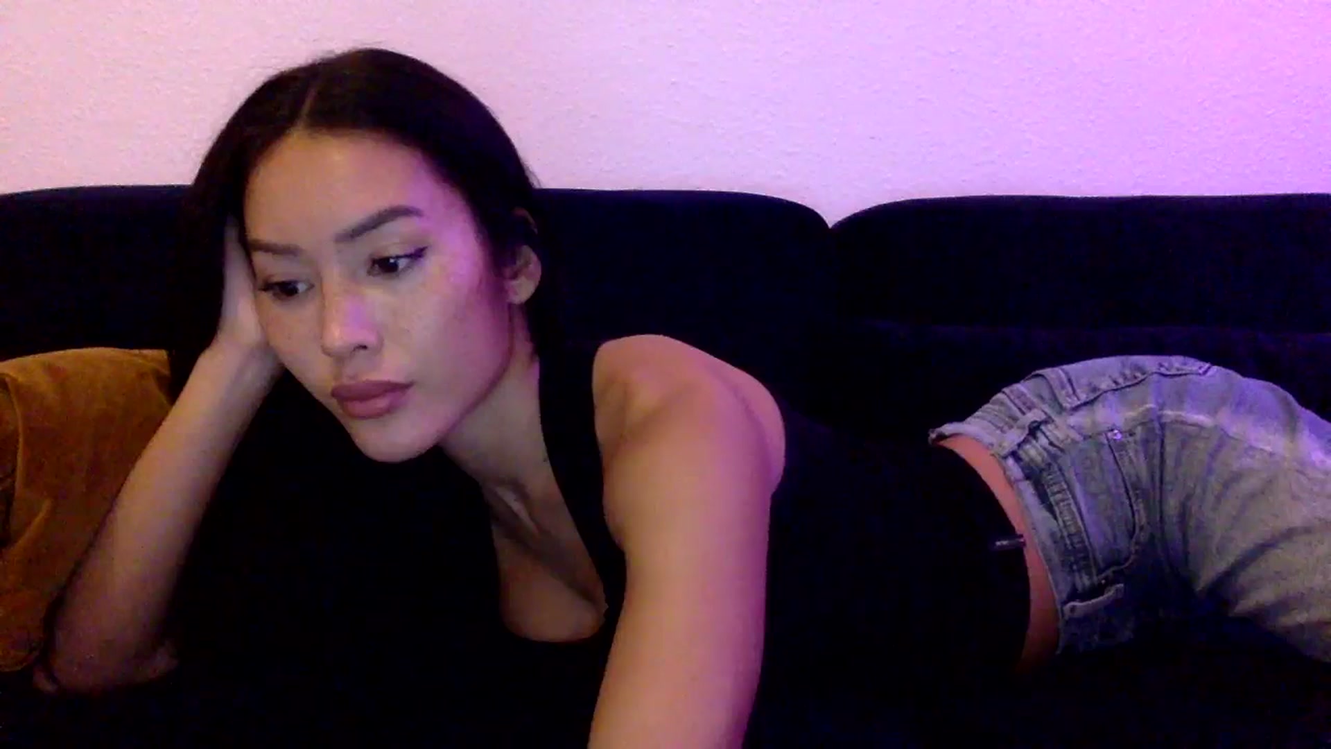Gallery image thumbnail from Miss_emiko's myfreecams stream on, 10/28/2025, 20:37 image 12 of 20