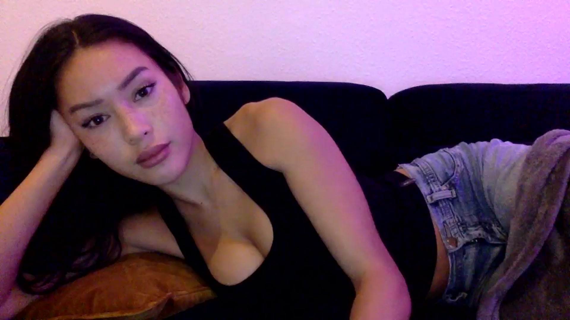 Gallery image thumbnail from Miss_emiko's myfreecams stream on, 10/28/2025, 23:00 image 15 of 20