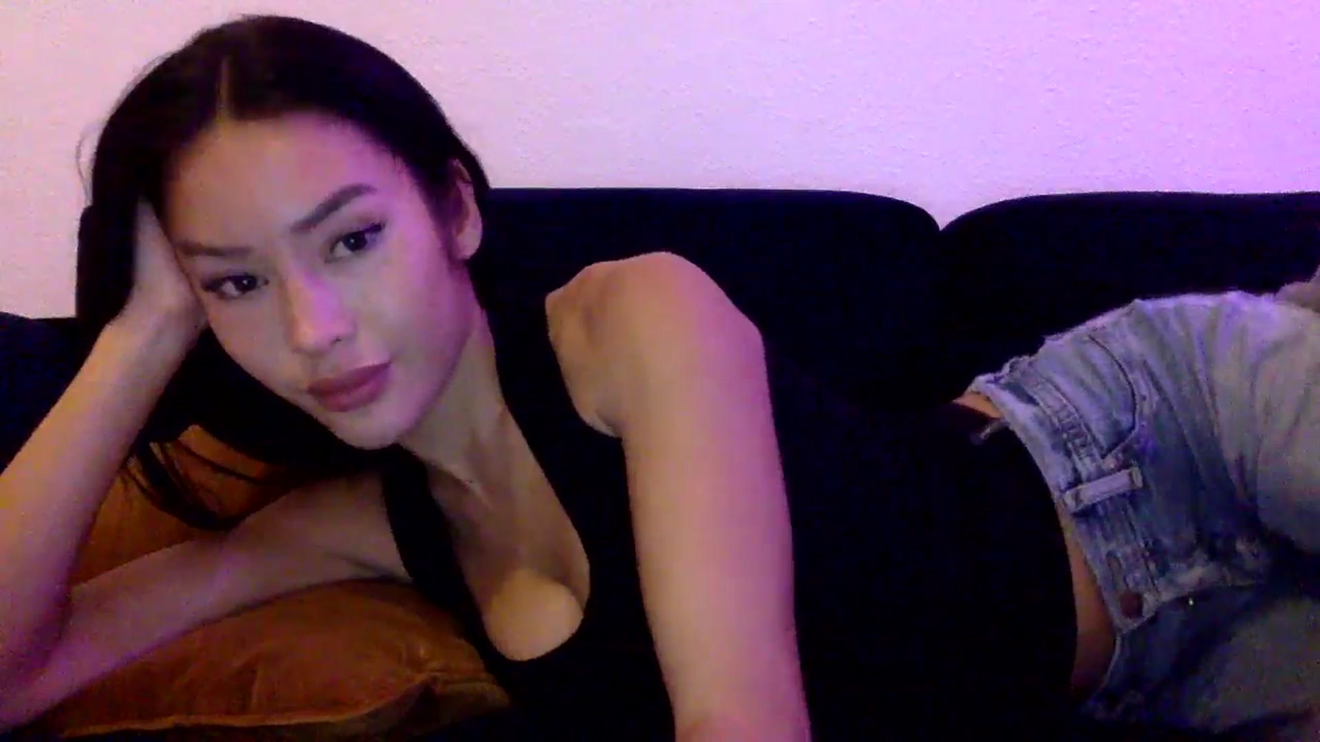 Gallery image thumbnail from Miss_emiko's myfreecams stream on, 10/28/2025, 23:00 image 2 of 20
