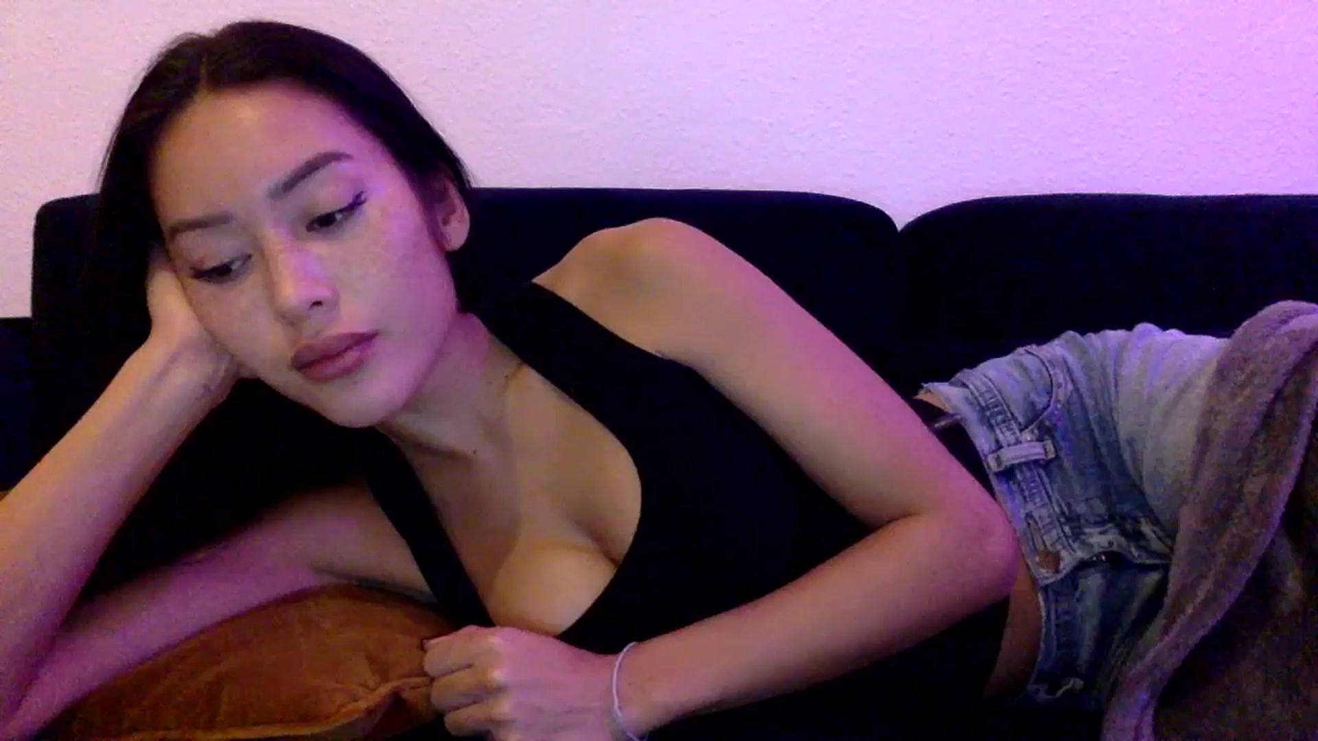 Gallery image thumbnail from Miss_emiko's myfreecams stream on, 10/28/2025, 23:00 image 18 of 20