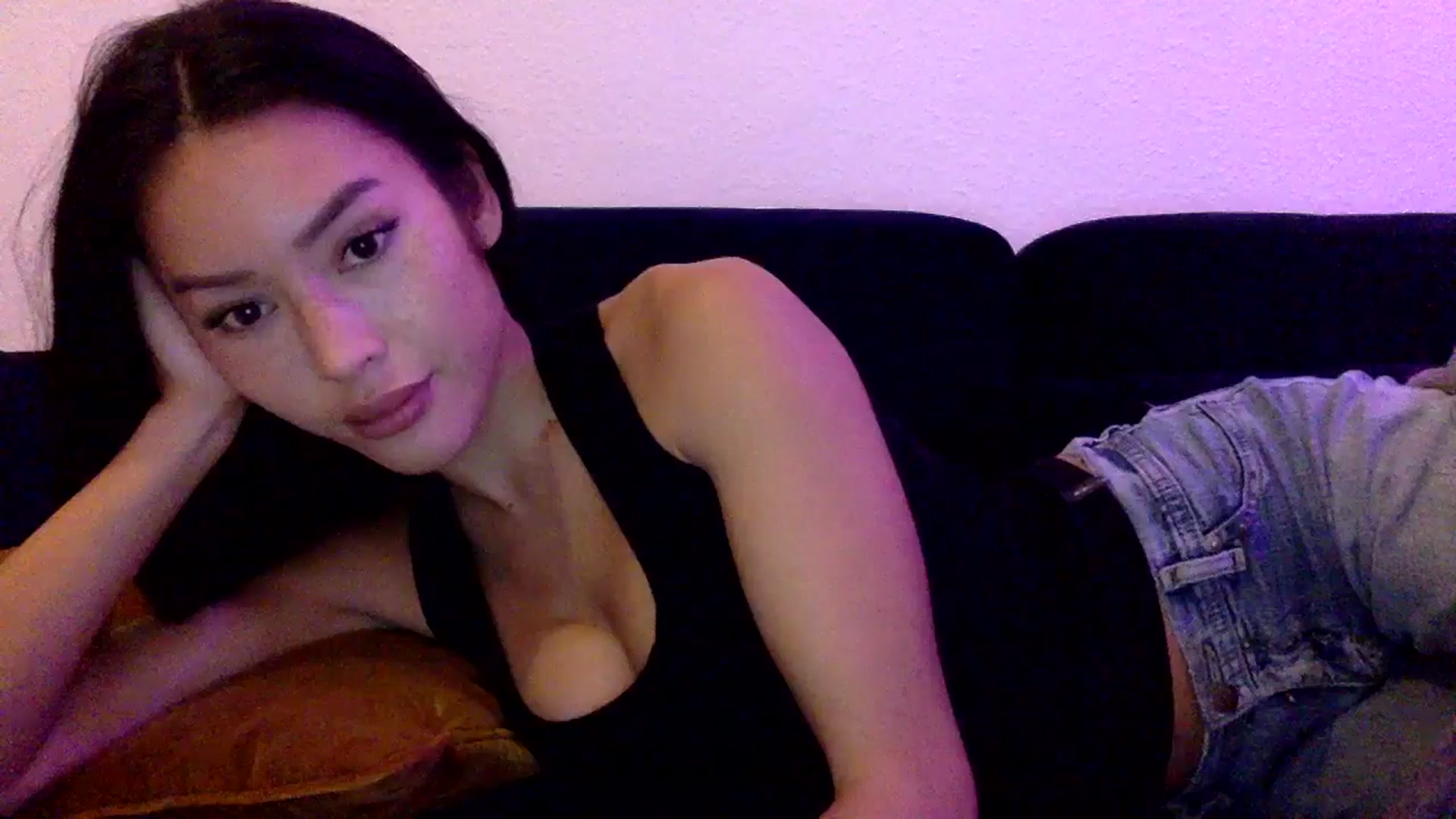 Gallery image thumbnail from Miss_emiko's myfreecams stream on, 10/28/2025, 23:00 image 5 of 20