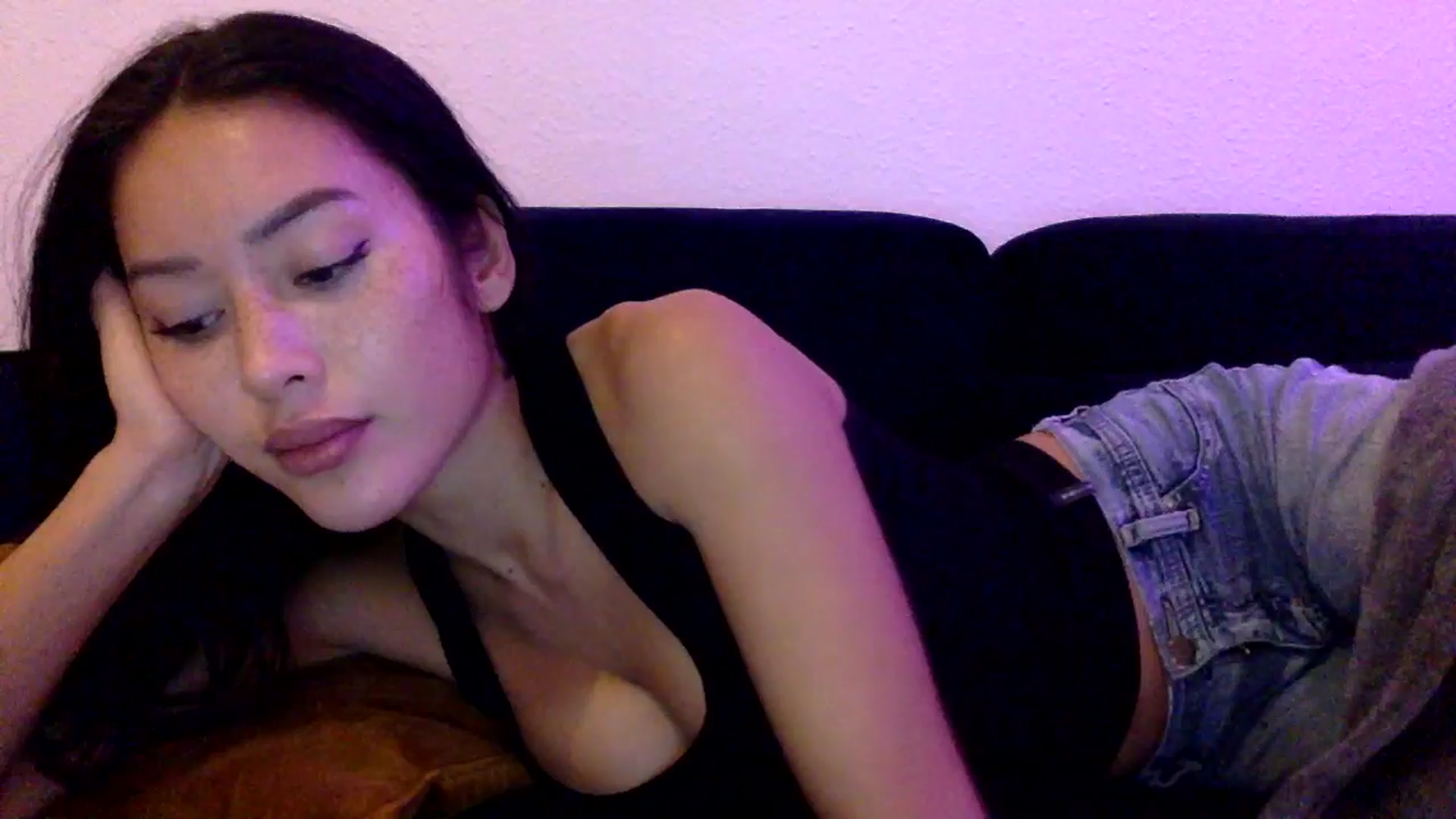 Gallery image thumbnail from Miss_emiko's myfreecams stream on, 10/28/2025, 23:00 image 16 of 20